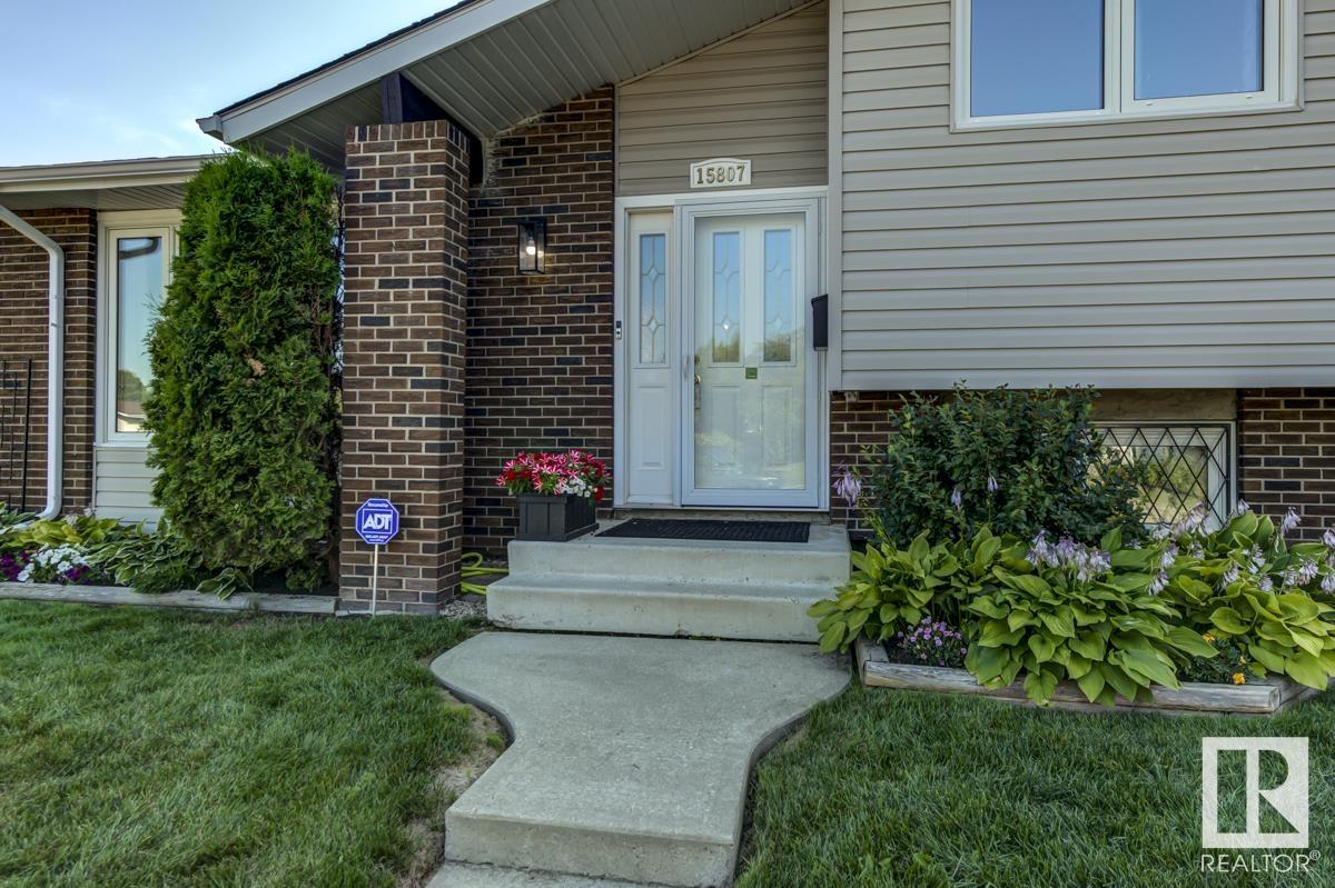 15807 114 Street, Edmonton, Alberta, T5X 2V2