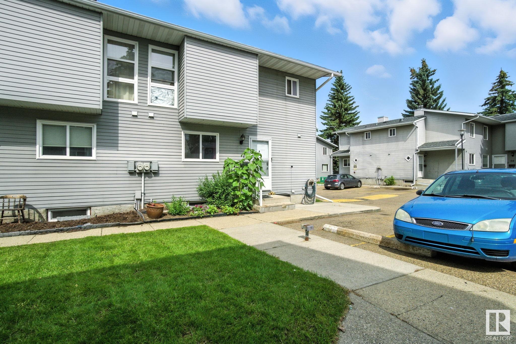 7 1415 62 Street, Edmonton, Alberta, T6L 4K1