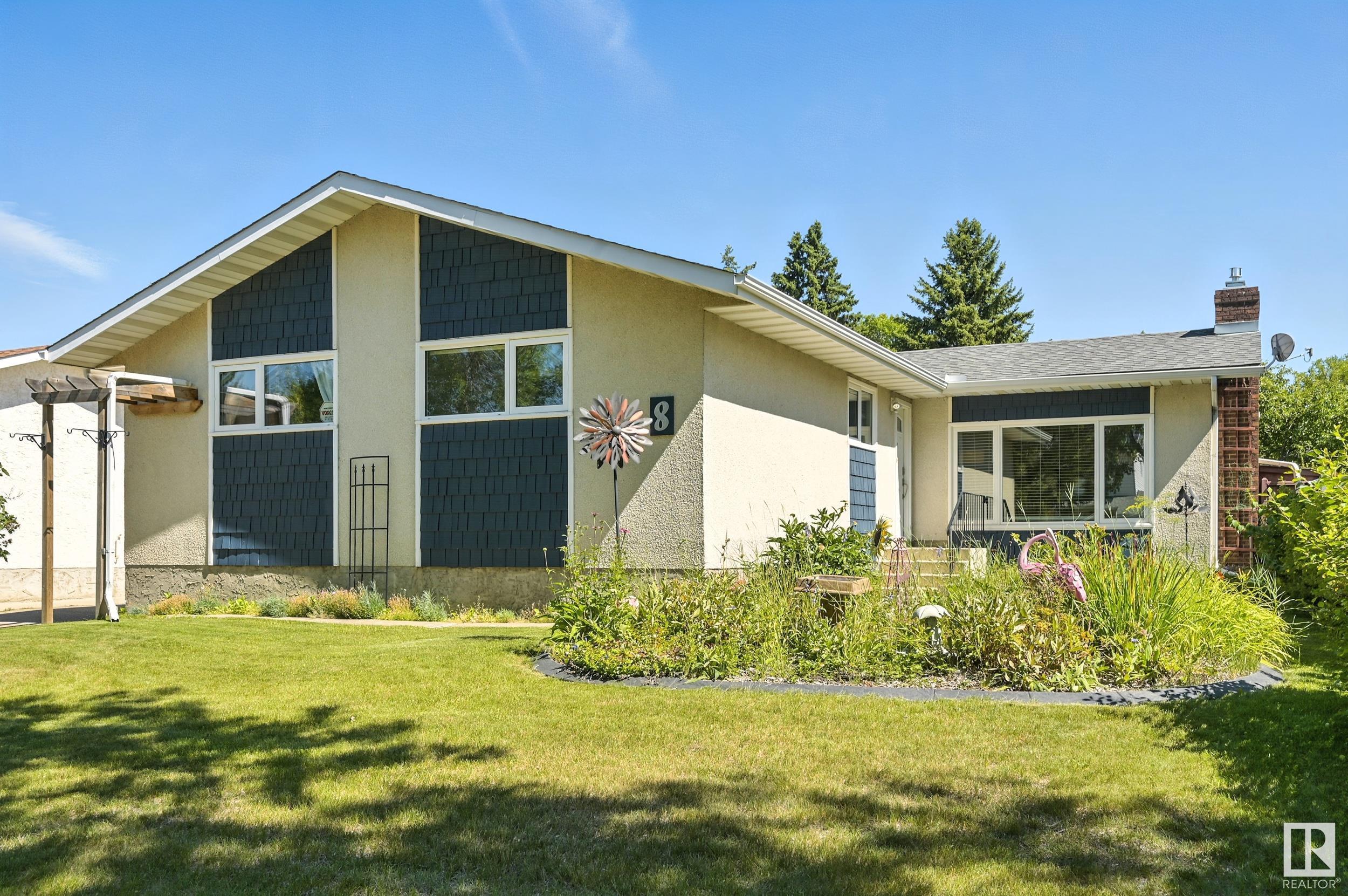 8 Addison Crescent, St. Albert, Alberta, T8N 2S1