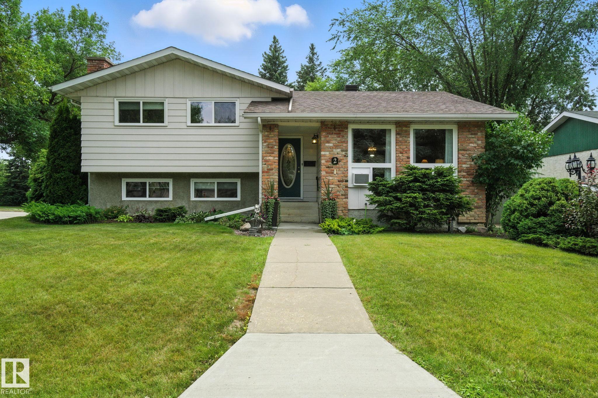 2 Laydon Drive, St. Albert, Alberta, T8N 2N2