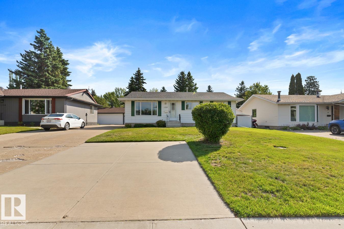 128 Georgian Way, Sherwood Park, Alberta, T8A 2W2