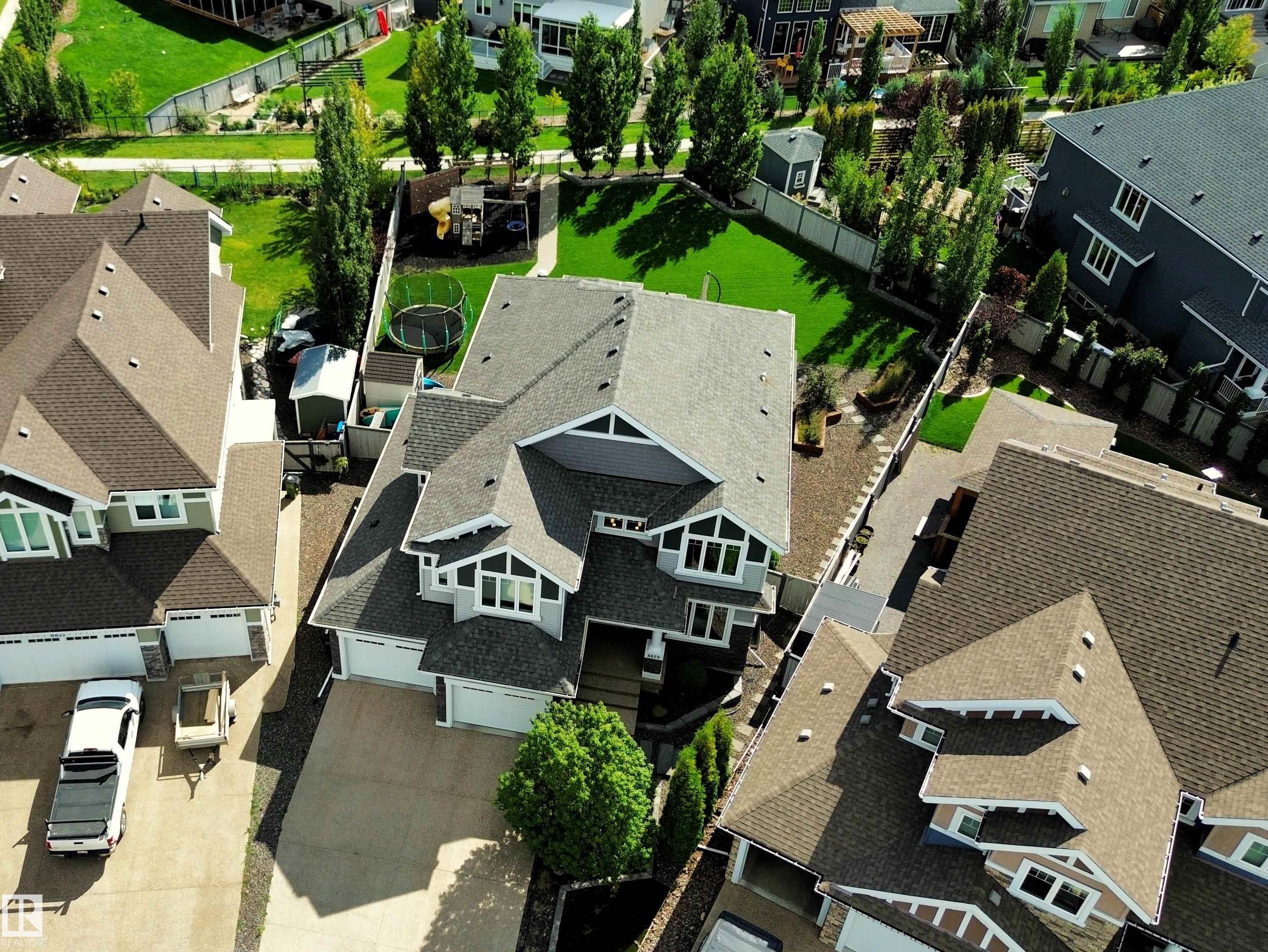 8829 19 Avenue, Edmonton, Alberta, T5Z 3K4