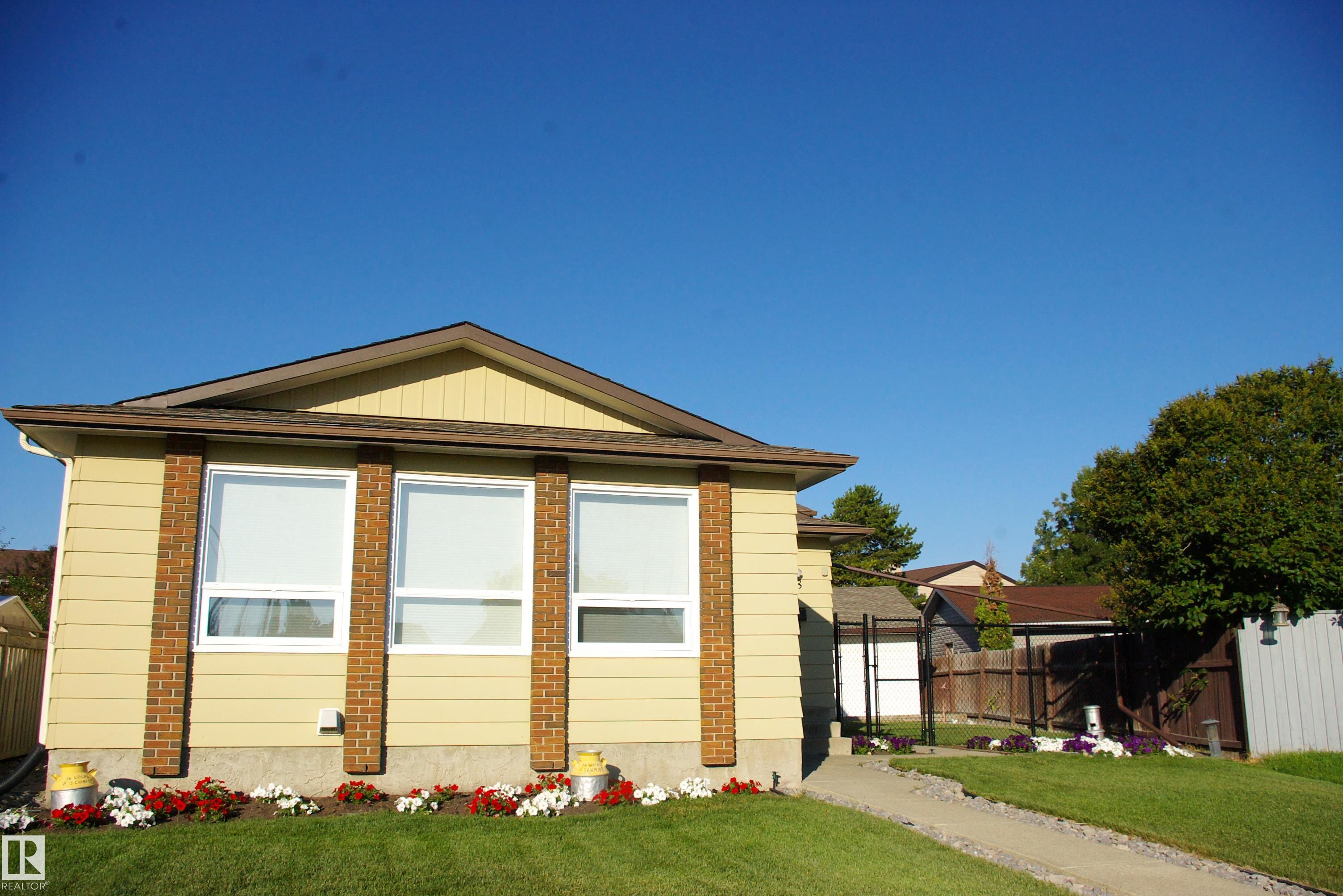 168 Warwick Road, Edmonton, Alberta, T5X 4P8