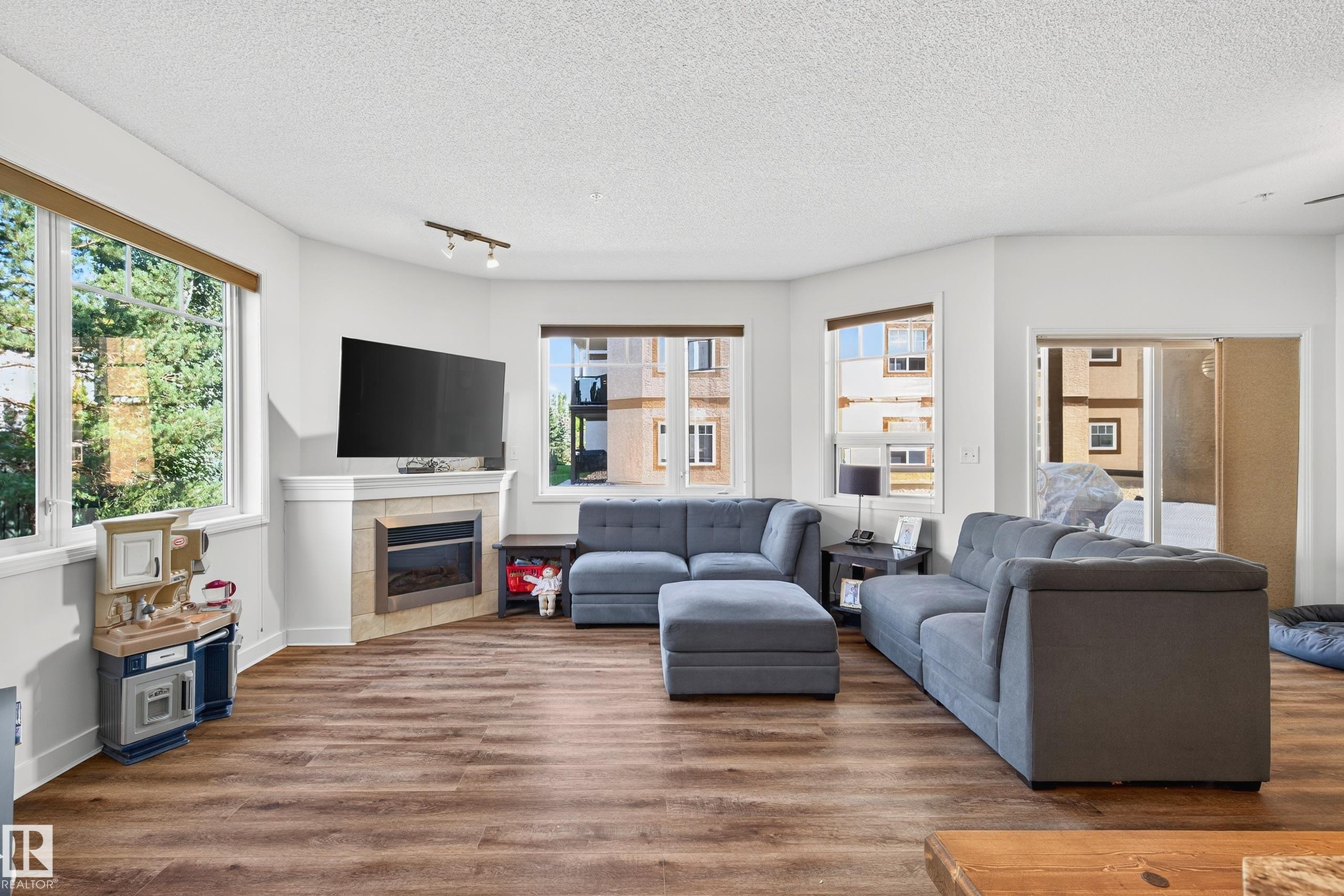111 2035 Grantham Court, Edmonton, Alberta, T5T 3X4