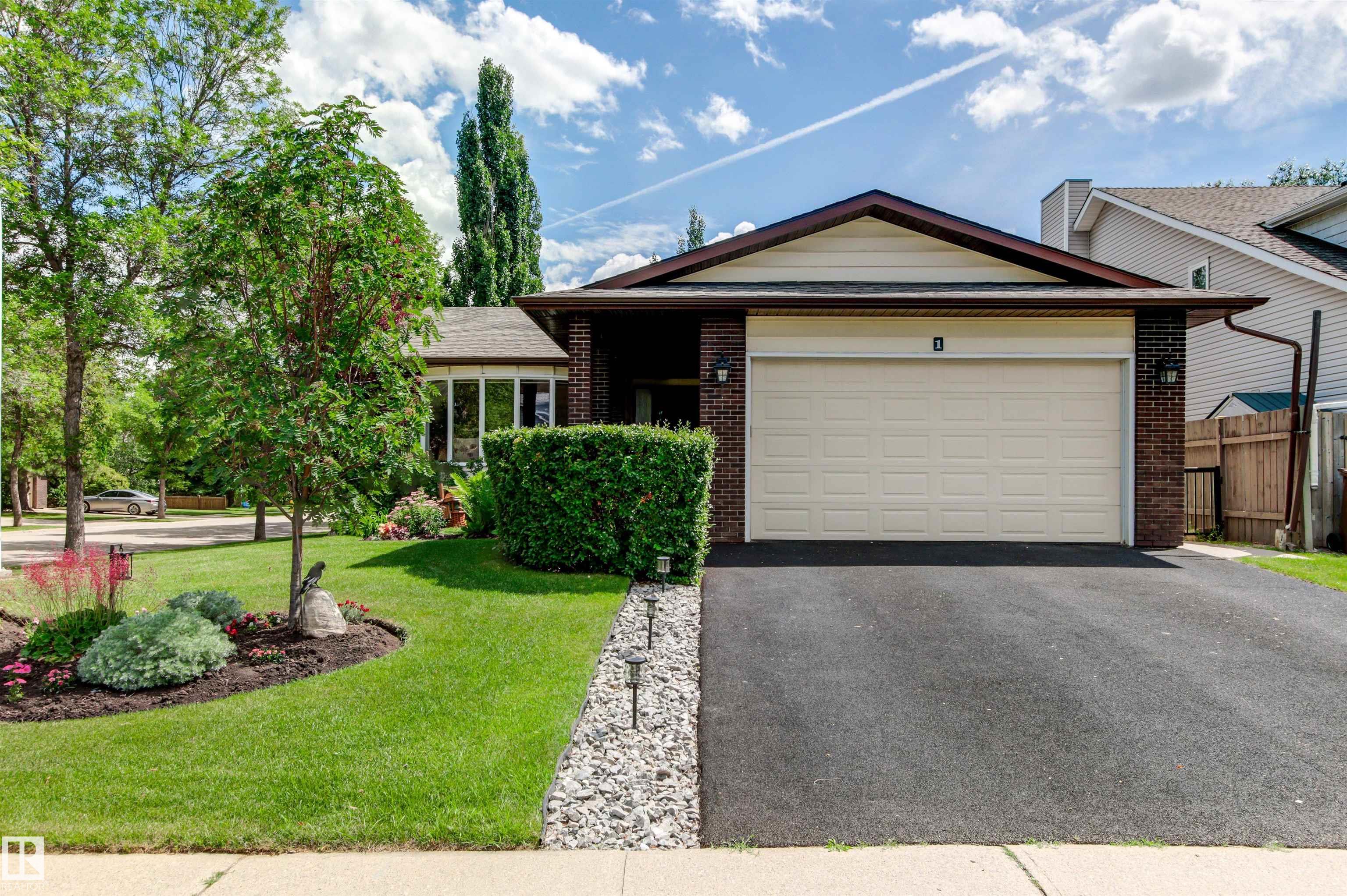 1 Lovatt Place, St. Albert, Alberta, T8N 4N7
