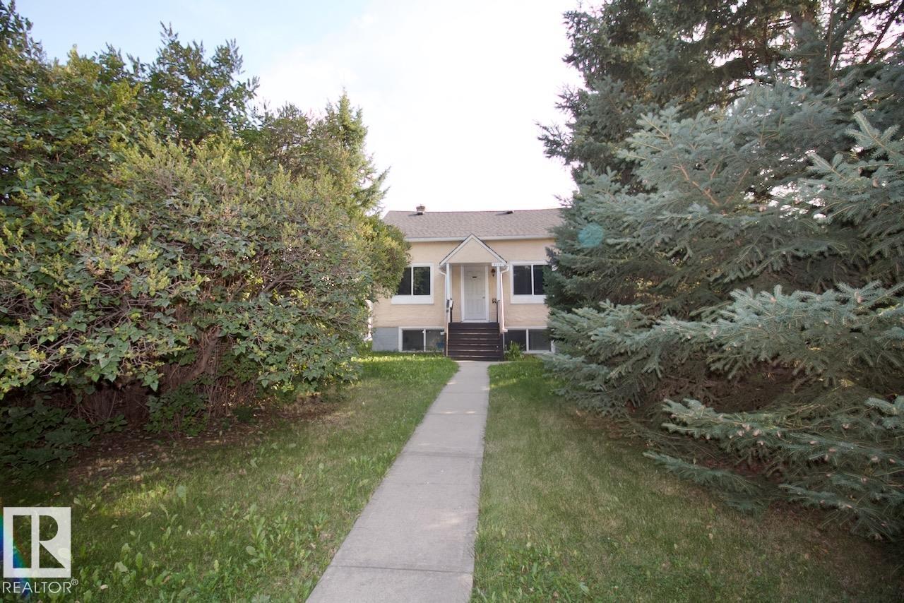 Upper 8111 83 Avenue, Edmonton, Alberta, T6C 1A7