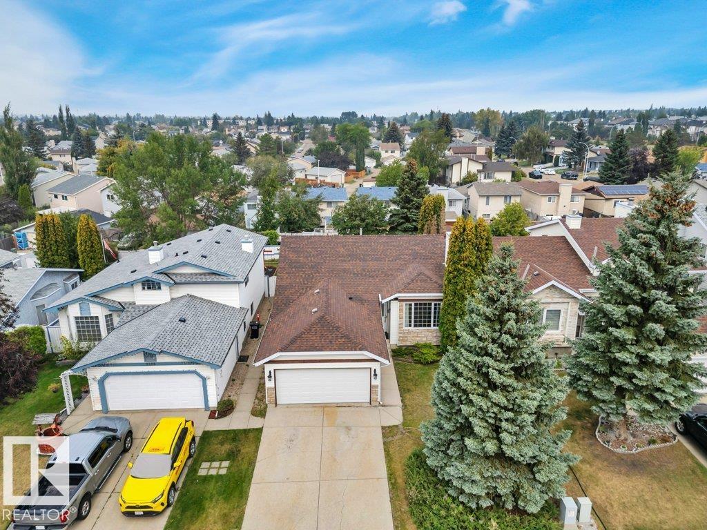 3524 40 Avenue, Edmonton, Alberta, T6L 6M8