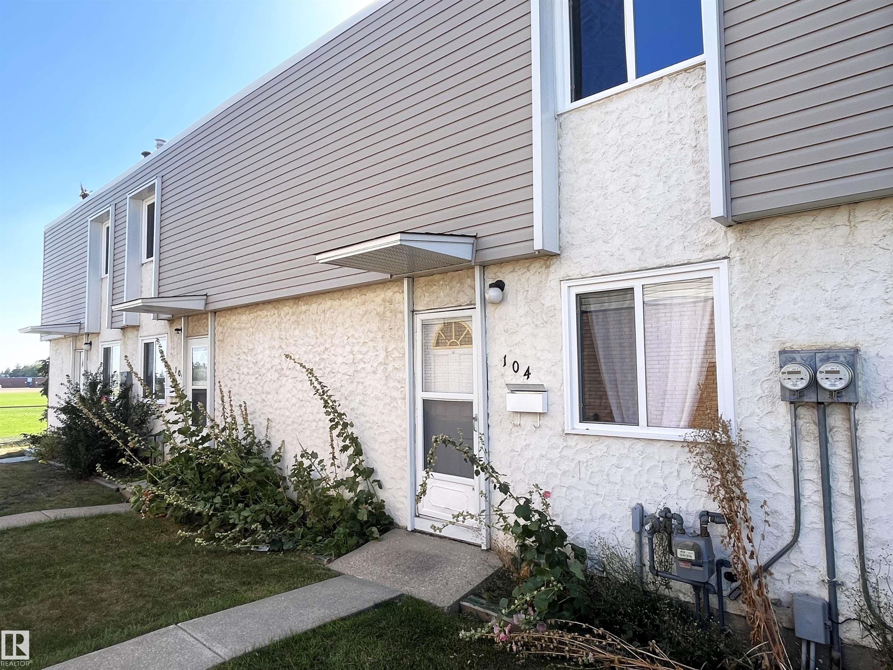 104 CORNELL Court Edmonton Alberta