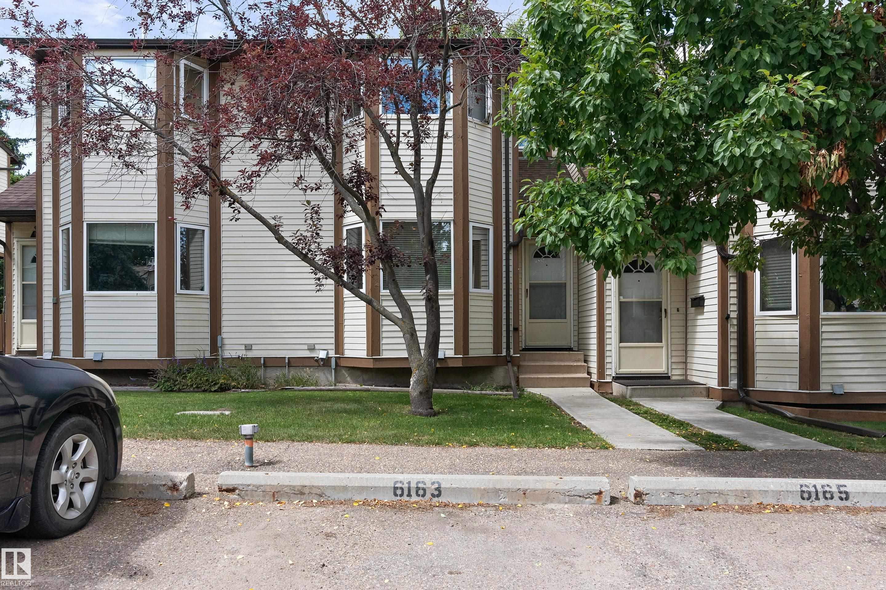 6163 38 Avenue, Edmonton, Alberta, T6L 3Z5
