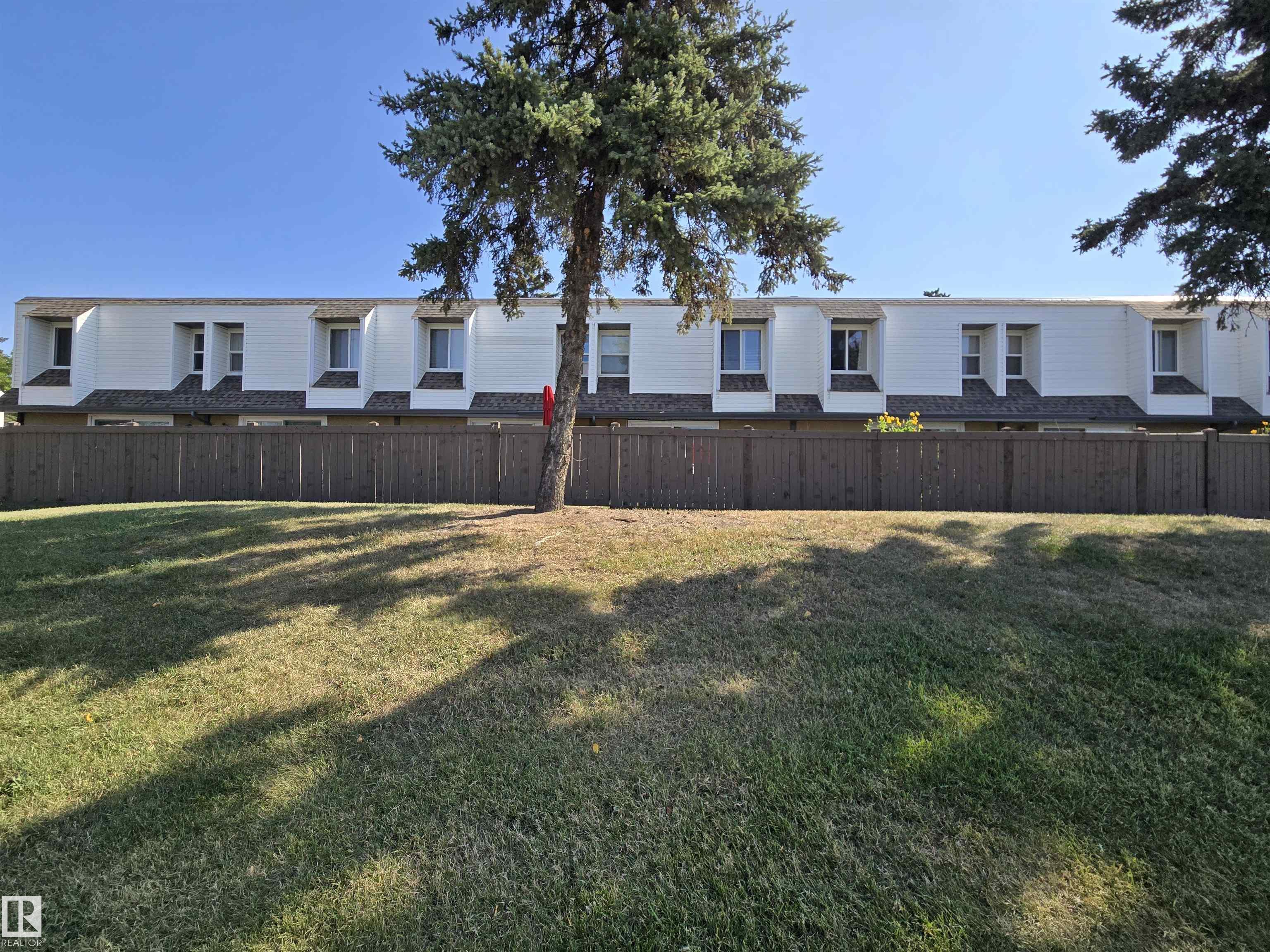 5e 1 Garden Grove, Edmonton, Alberta, T6J 2L3