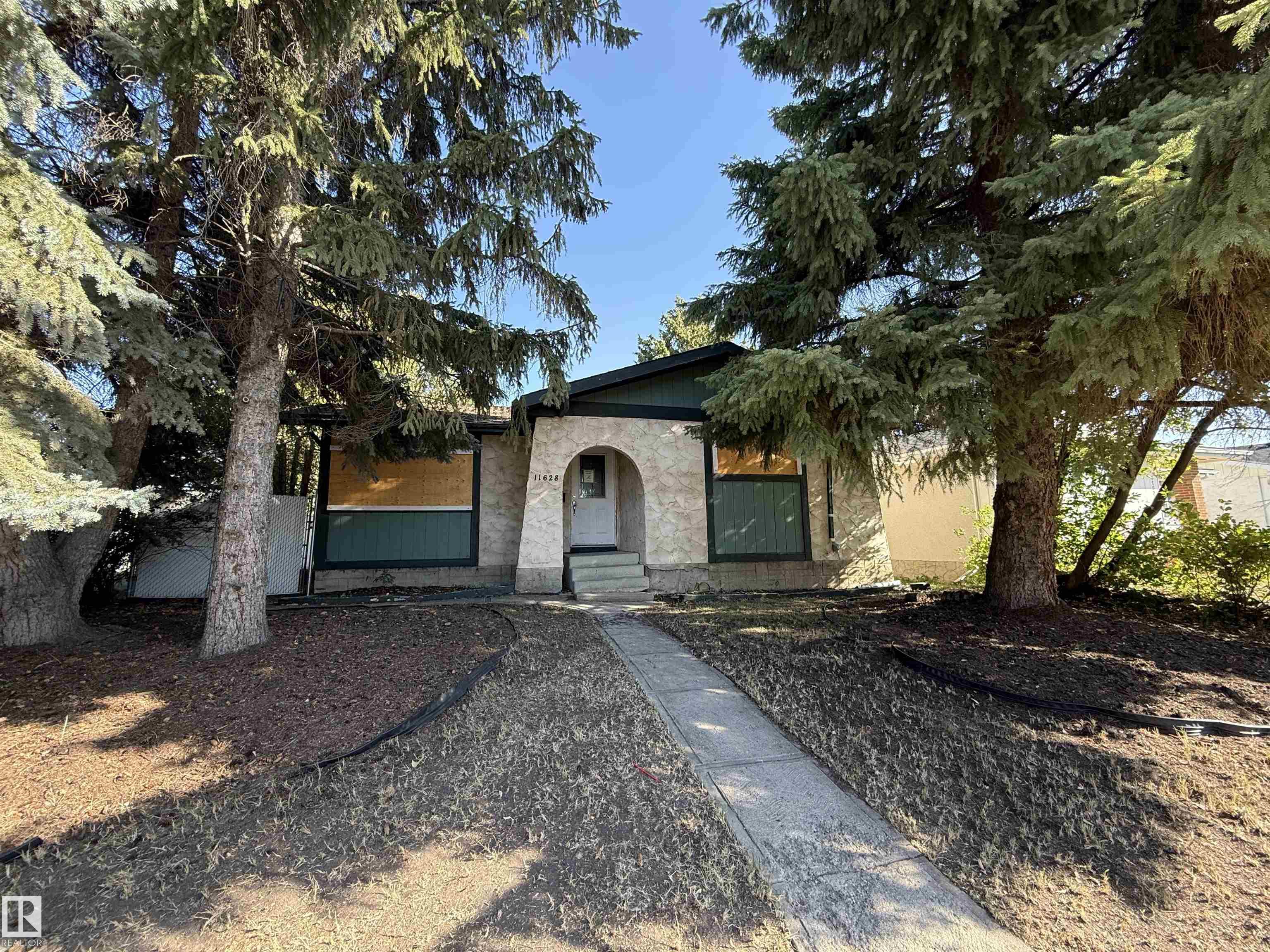 11628 151 Avenue, Edmonton, Alberta, T5X 1C6