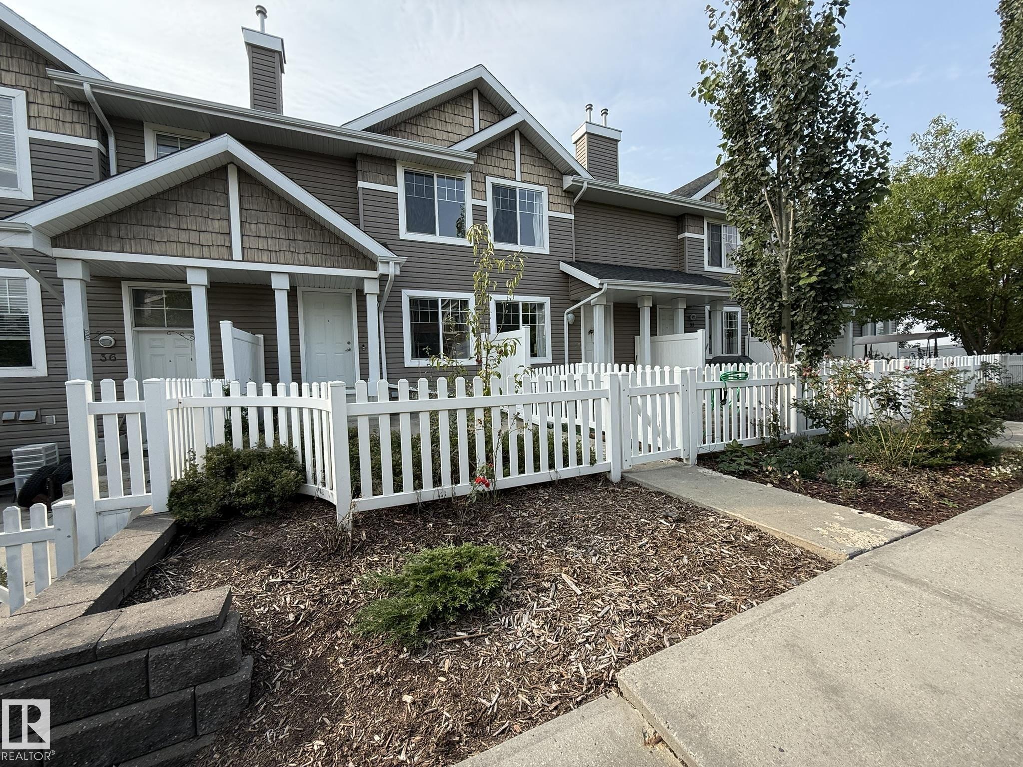 35 3075 Trelle Crescent, Edmonton, Alberta, T6R 3V5