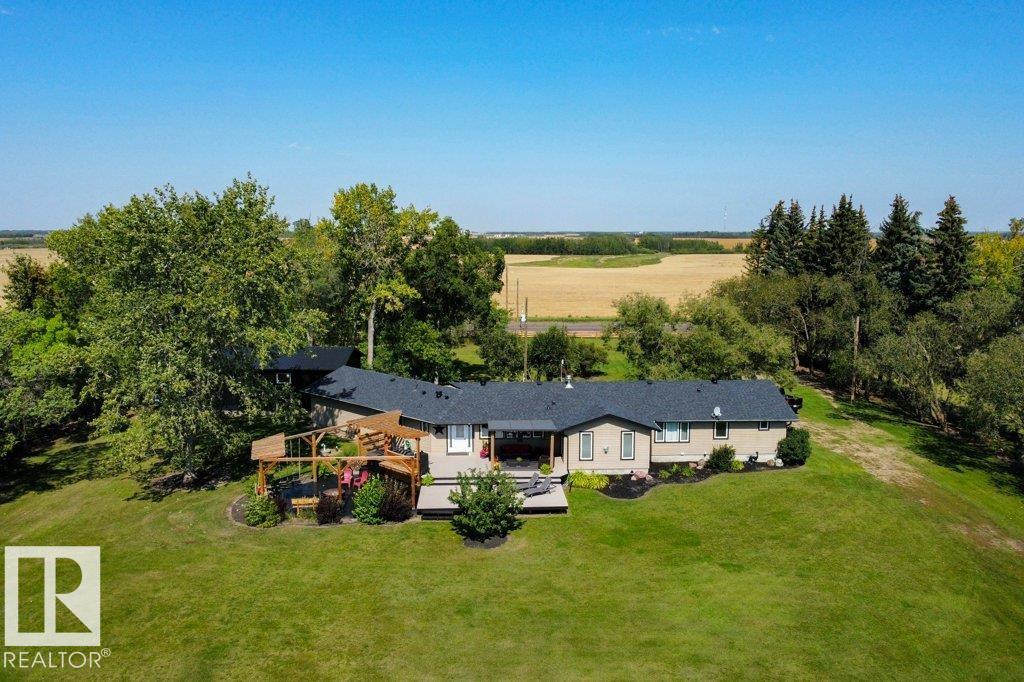 25421 Twp Road 554, Rural Sturgeon County, Alberta, T8R 2G7