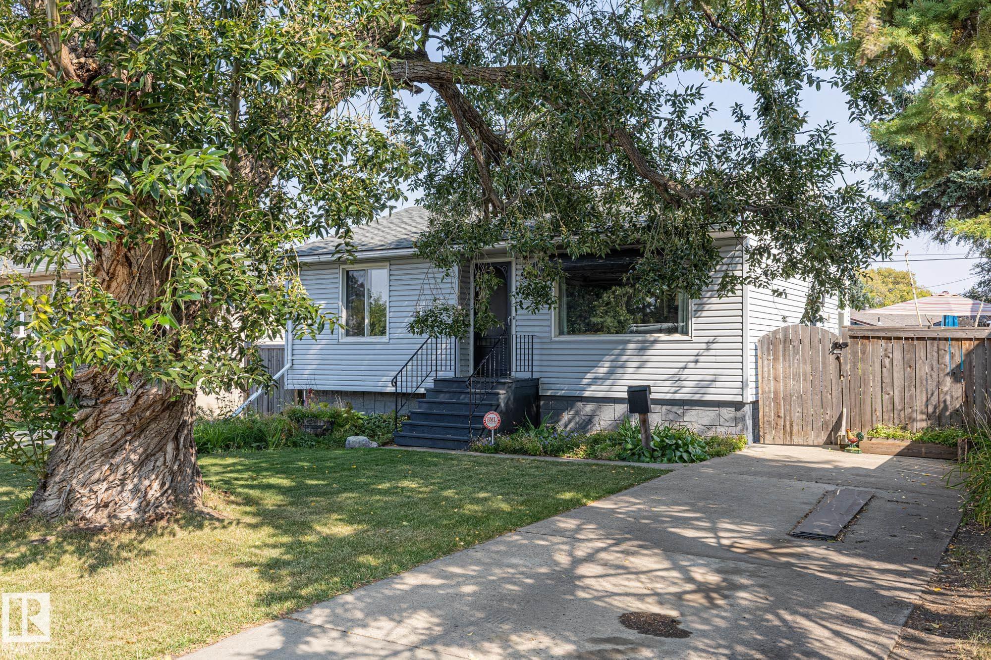 9135 155 Street, Edmonton, Alberta, T5R 1W6
