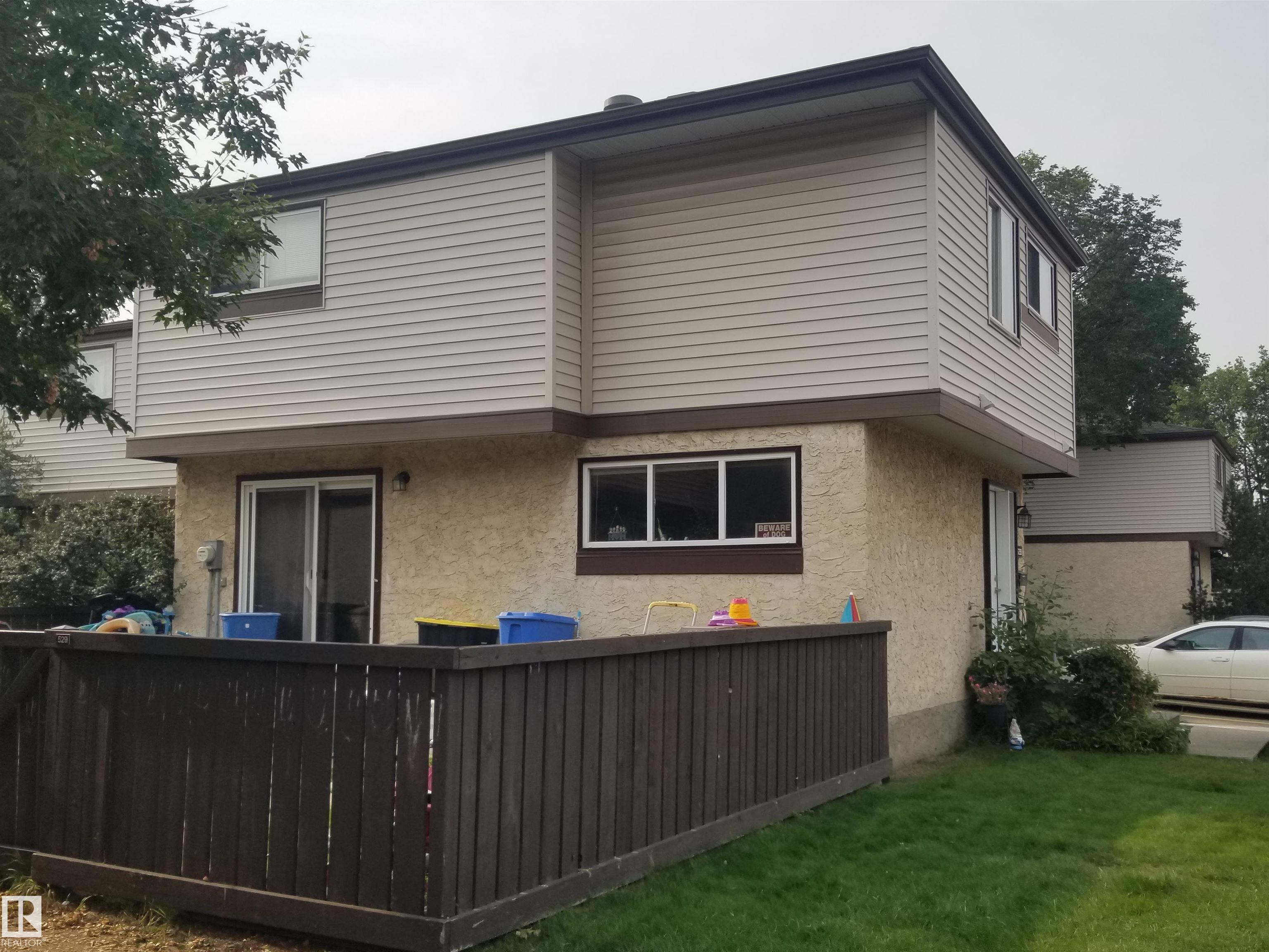 529 Knottwood Road W, Edmonton, Alberta, T6K 2V6
