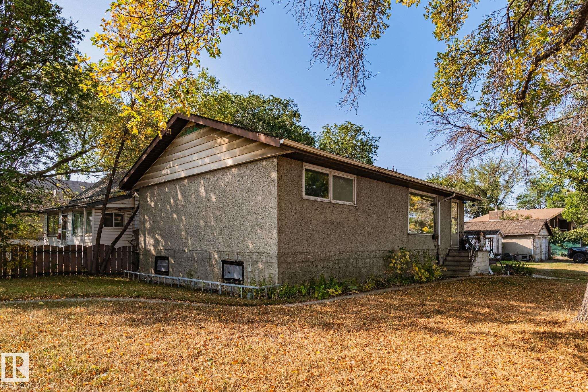 12350 82 Street, Edmonton, Alberta, T5B 2X2