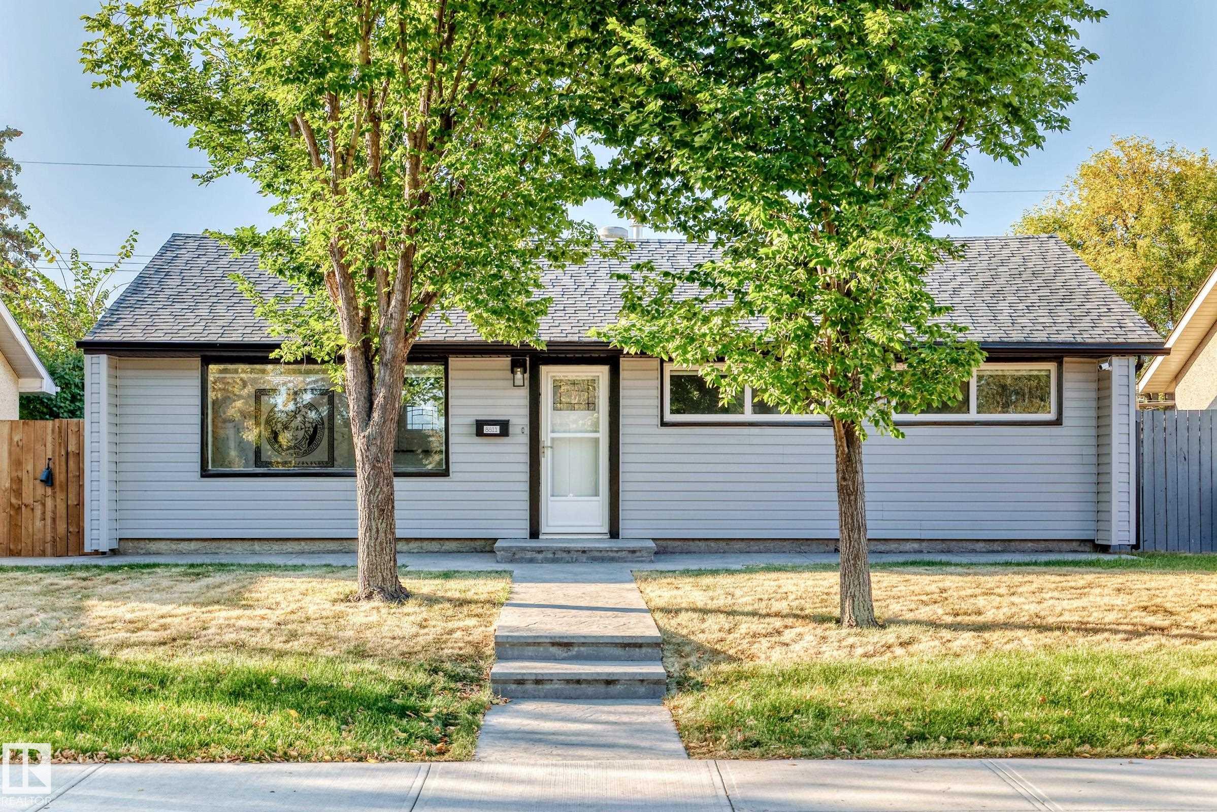 8811 130a Avenue, Edmonton, Alberta, T5E 0V7