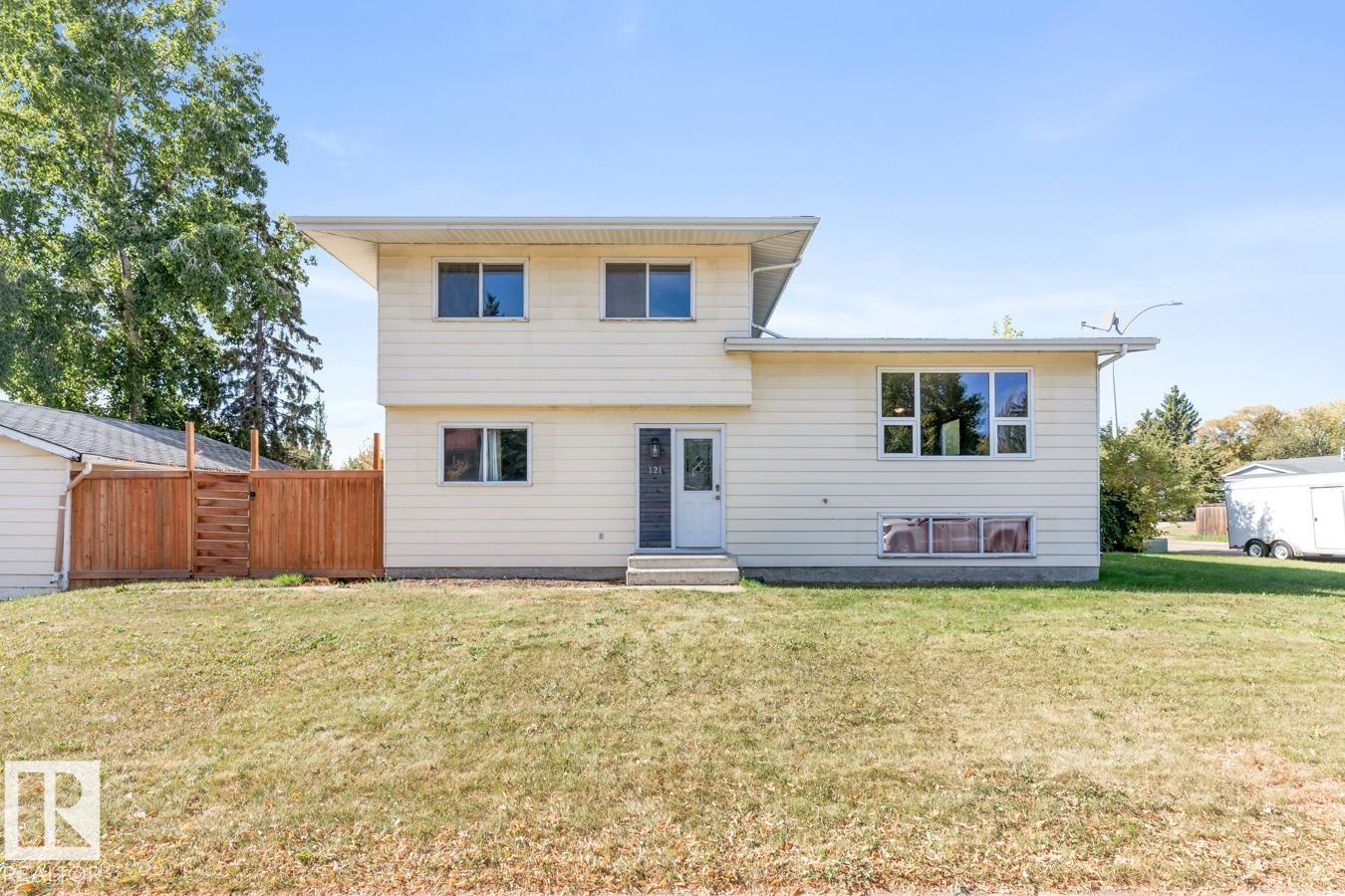 121 Georgian Way, Sherwood Park, Alberta, T8A 2W3