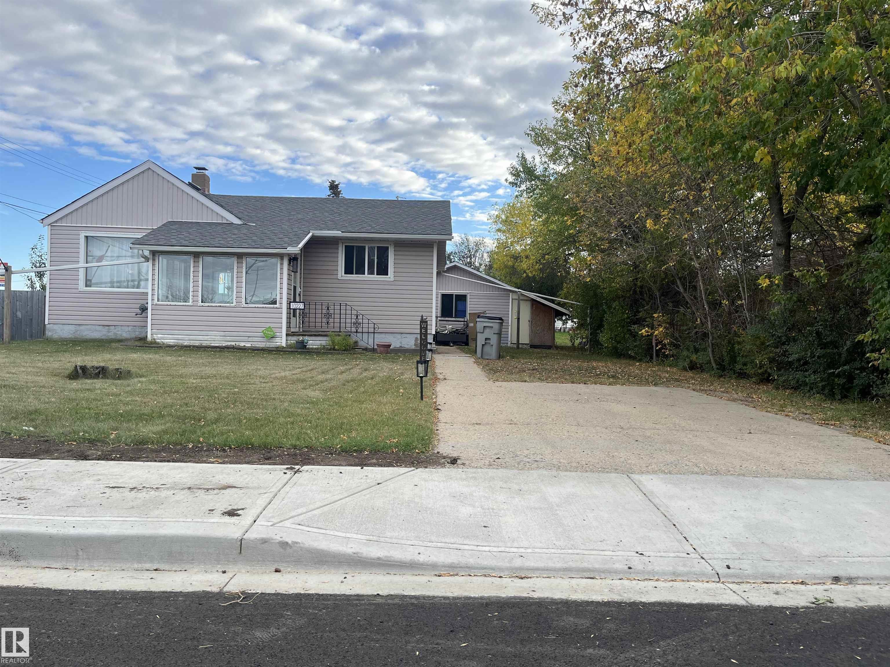 10227 102 Street, Westlock, Alberta, T7P 1X8