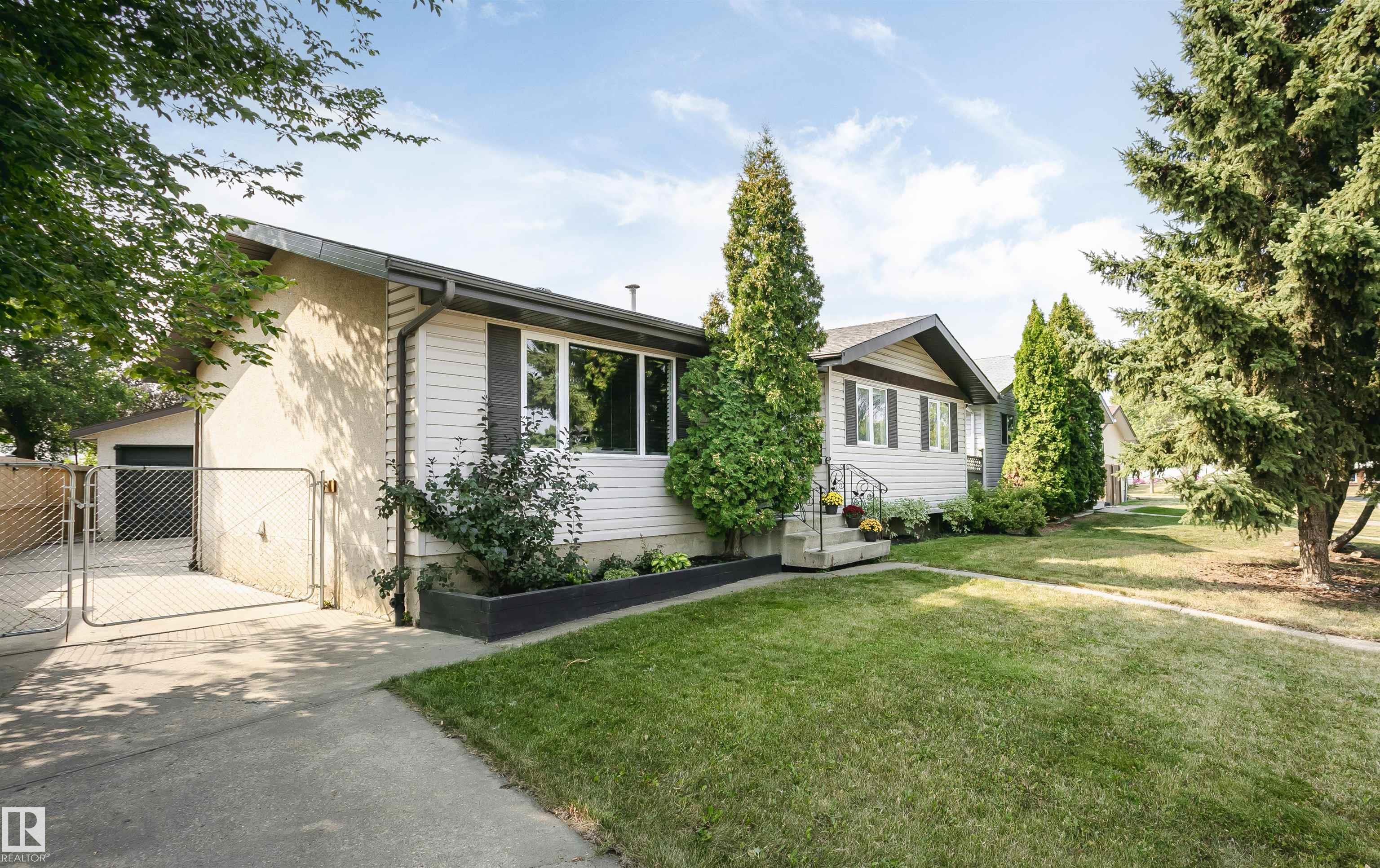 12027 143 Avenue, Edmonton, Alberta, T5X 3T7