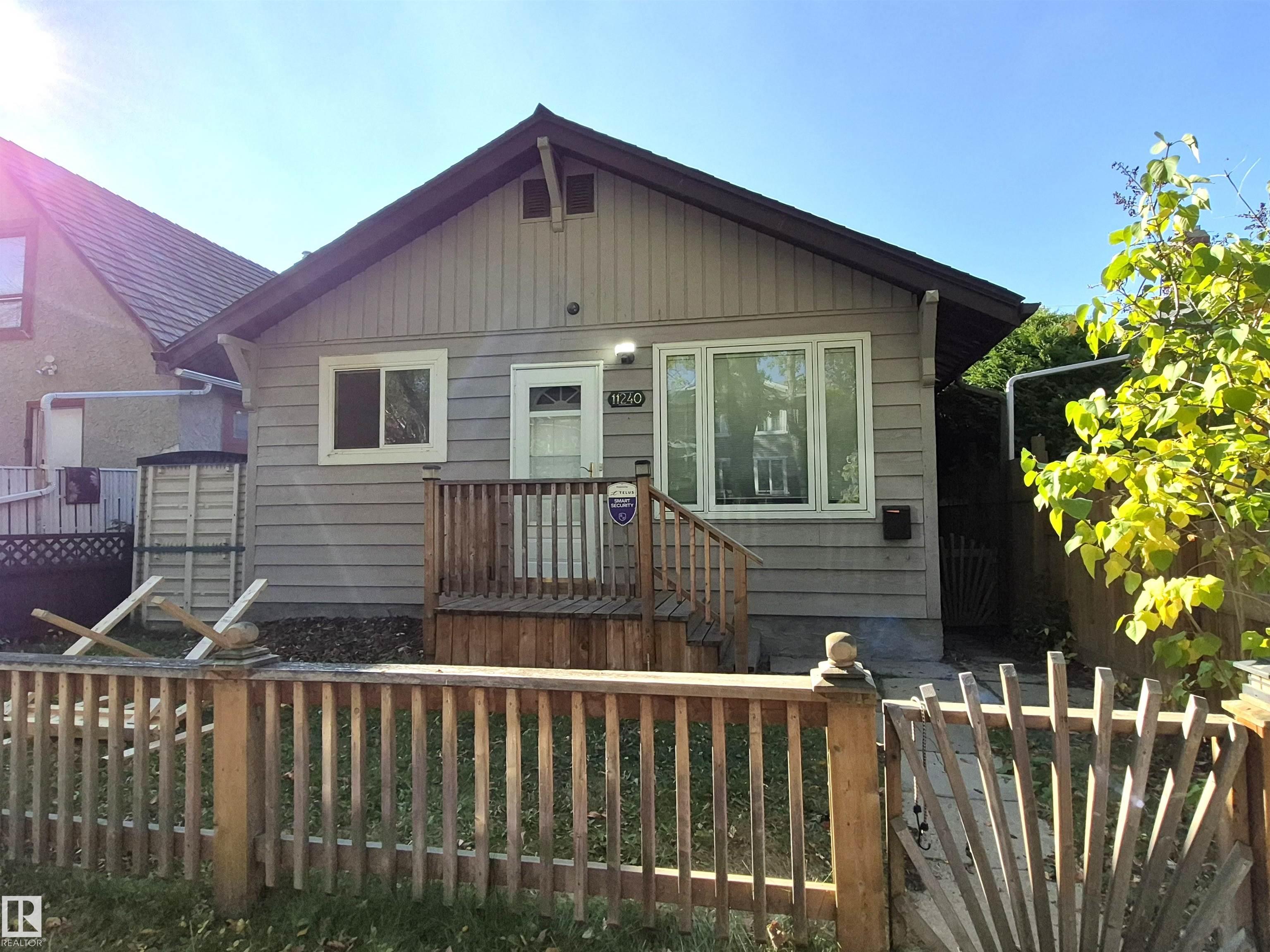 11240 94 Street, Edmonton, Alberta, T5G 1G9