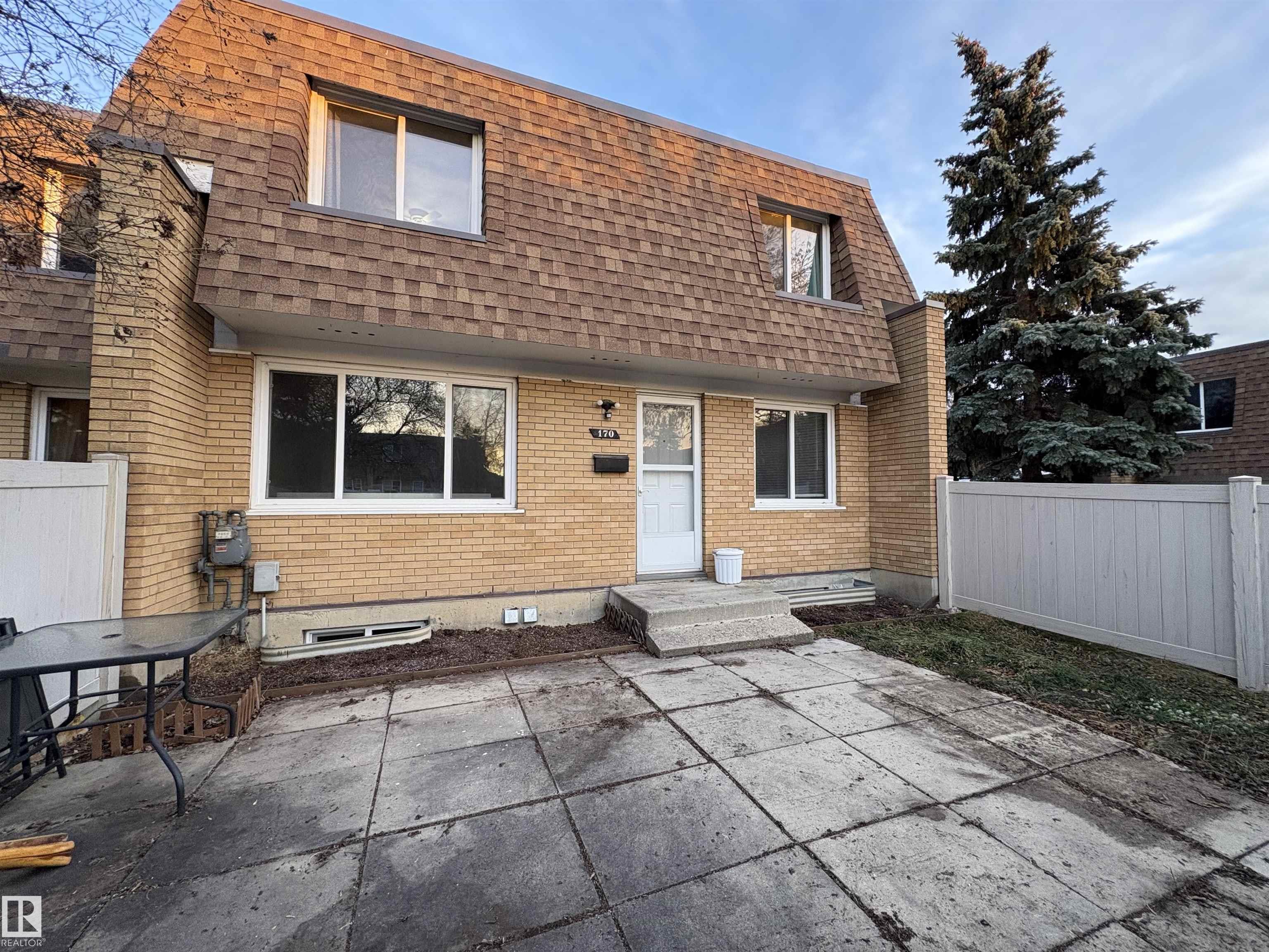 170 LONDONDERRY SQUARE Square Edmonton Alberta