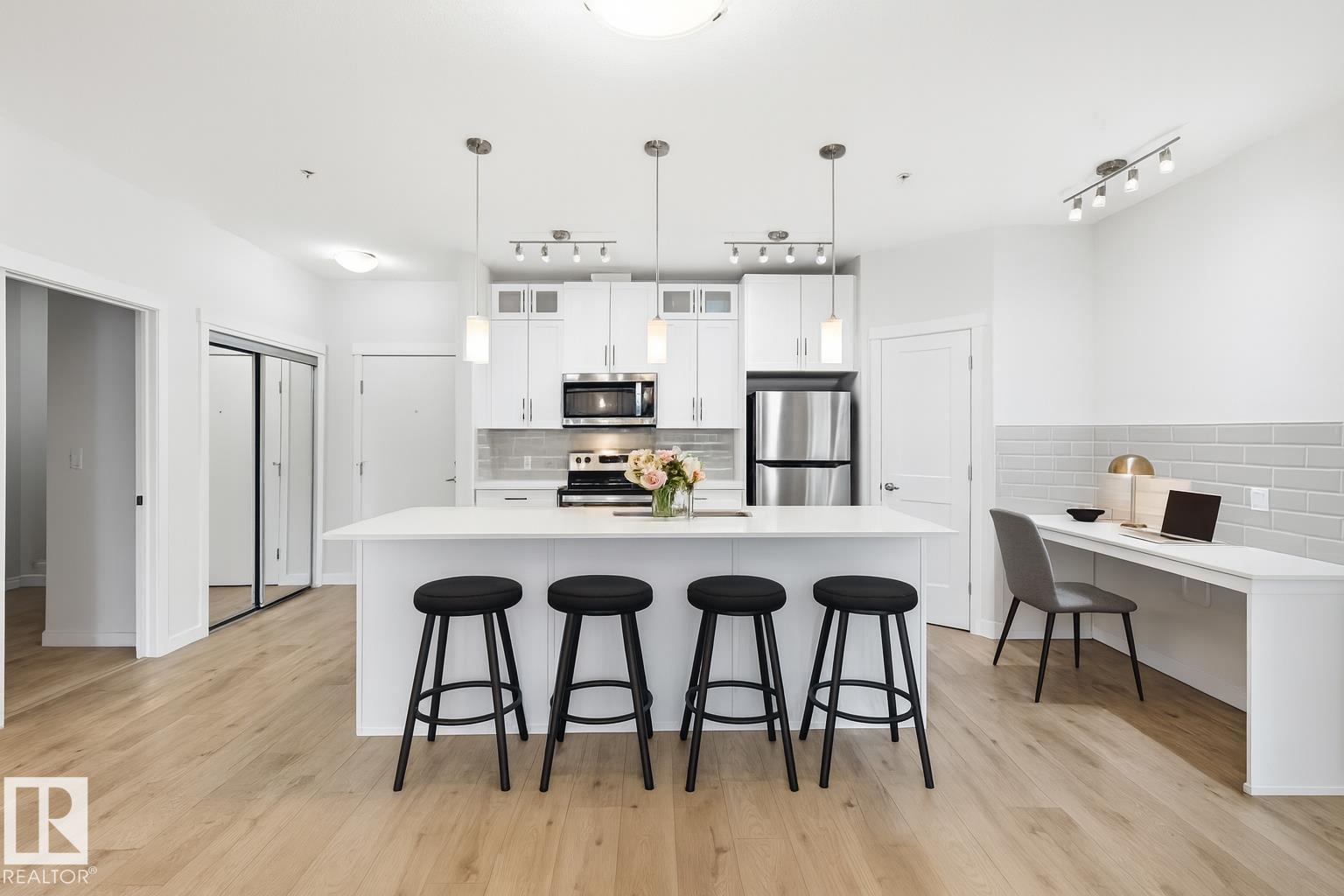 228 812 WELSH Drive Edmonton Alberta