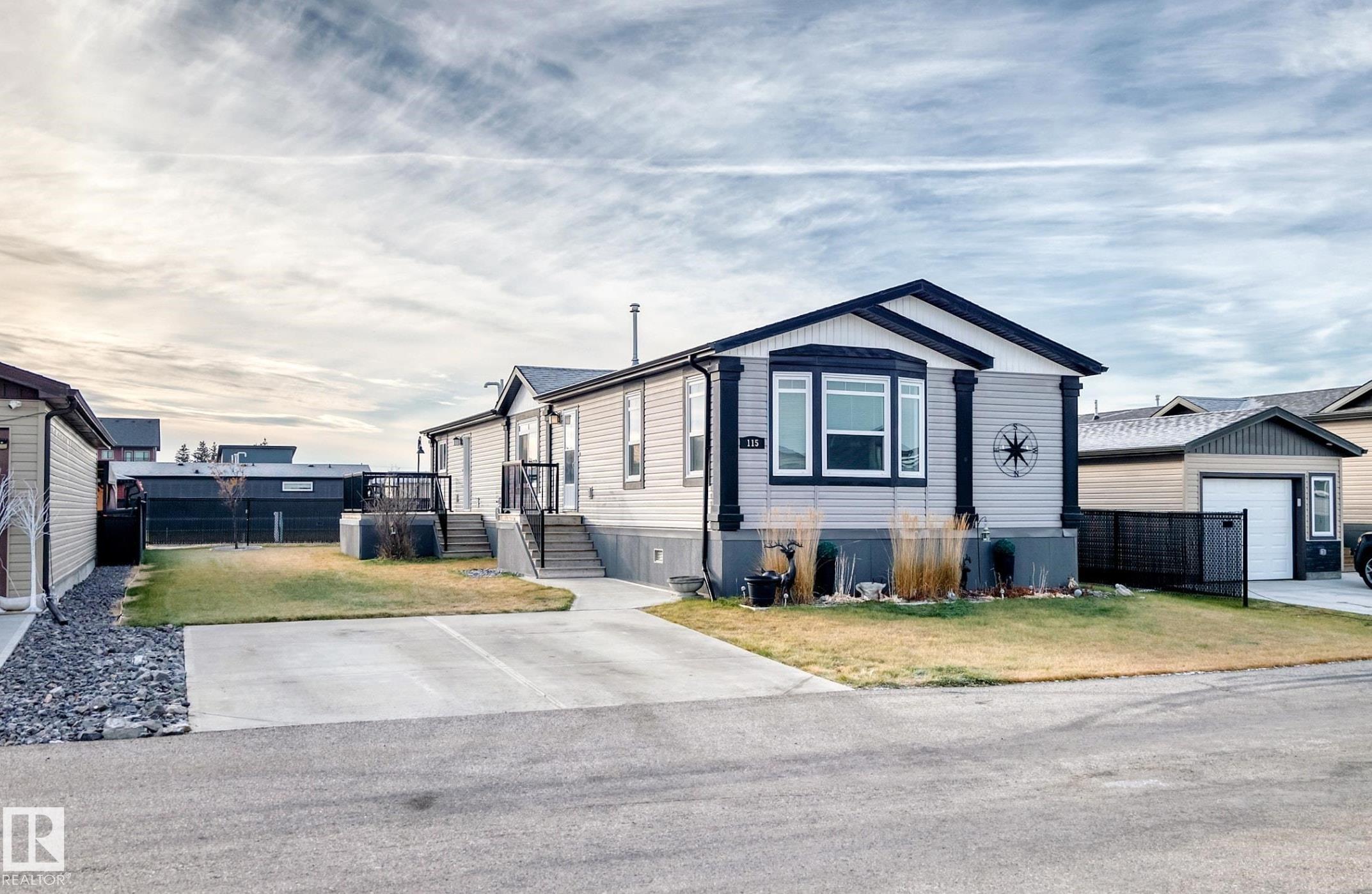 115 Hawthorn Drive, Morinville, Alberta, T8R 2P7