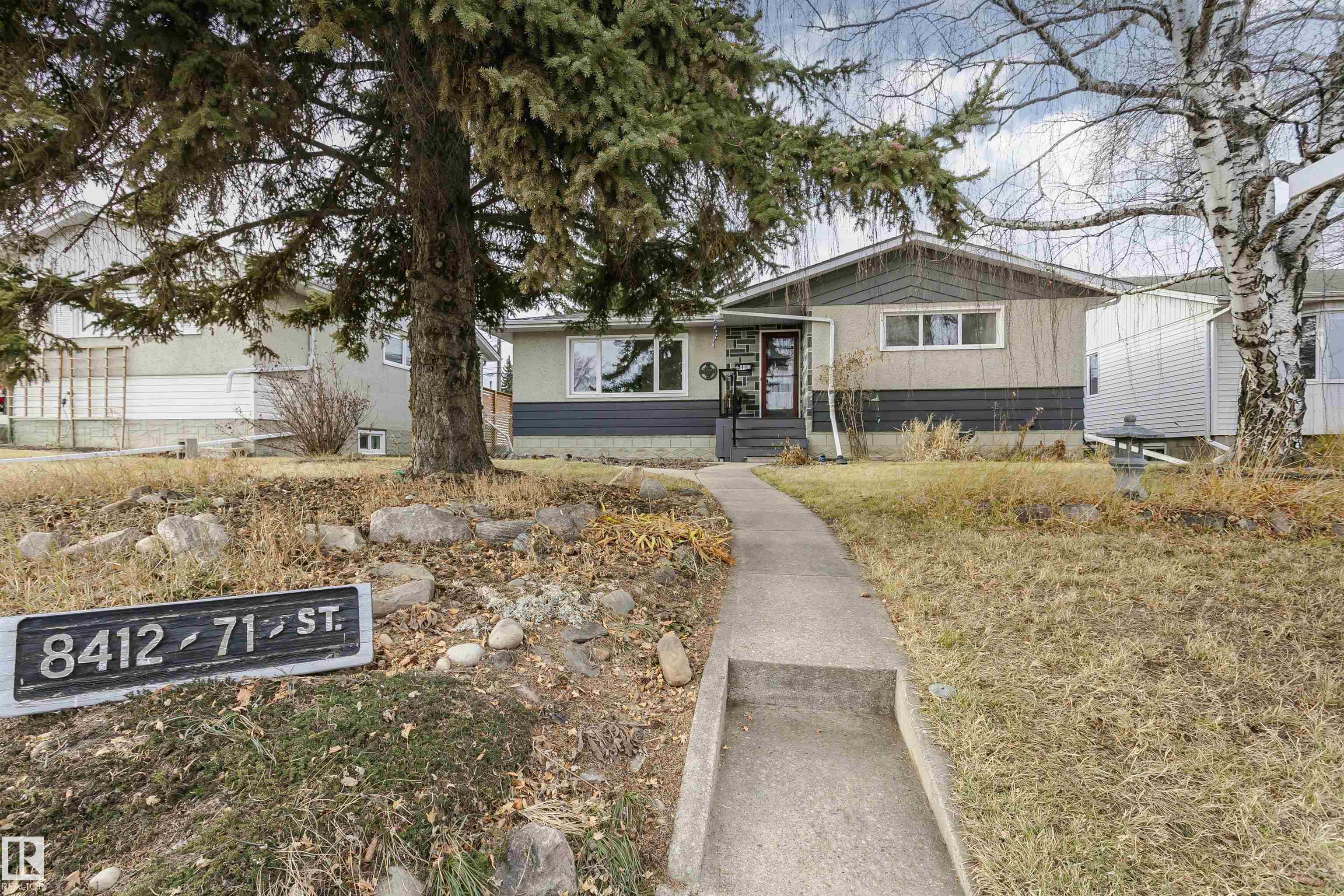8412 71 Street, Edmonton, Alberta, T6B 1X4