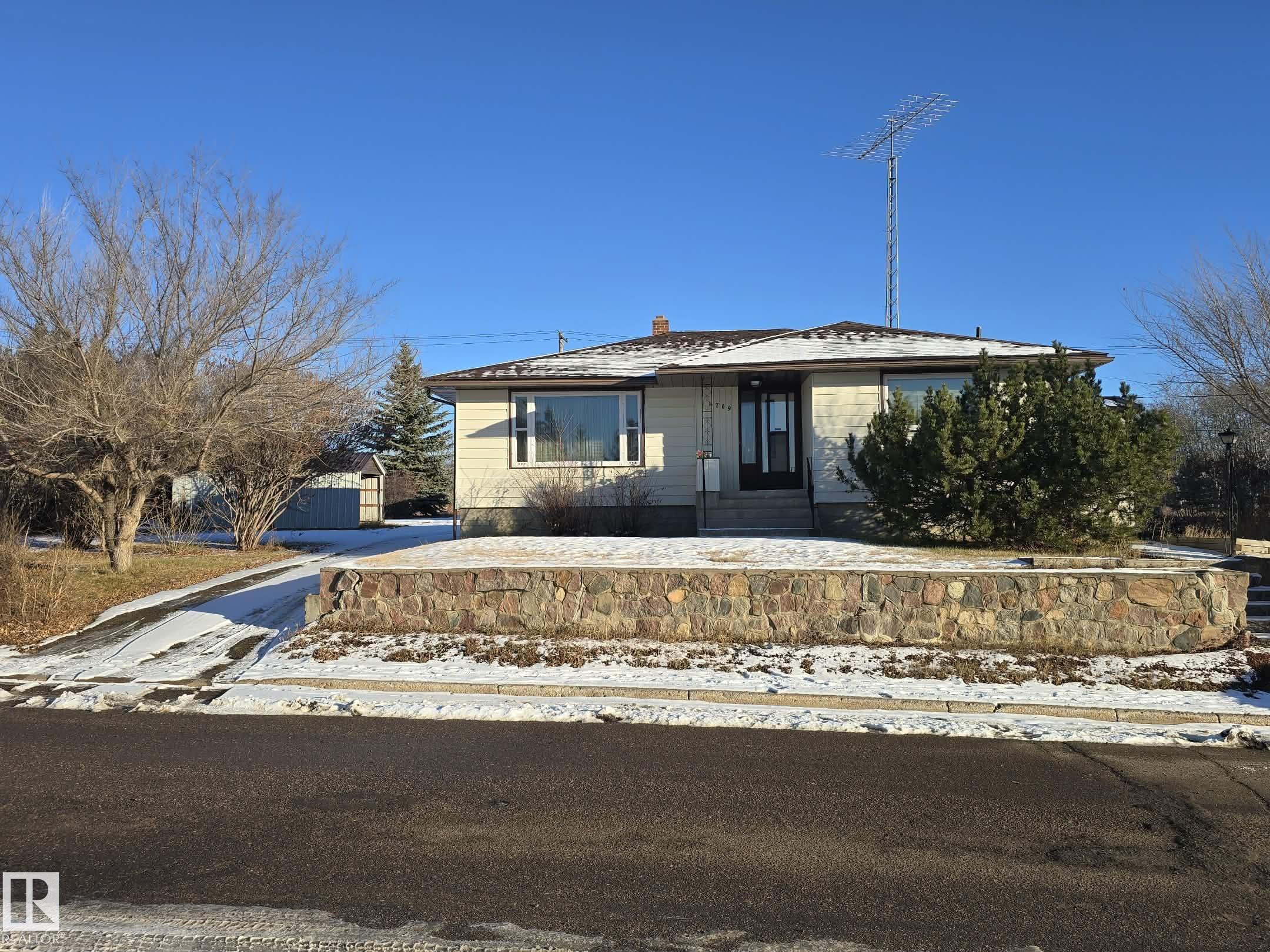 4709 46 Street, Two Hills, Alberta, T0B 4K0