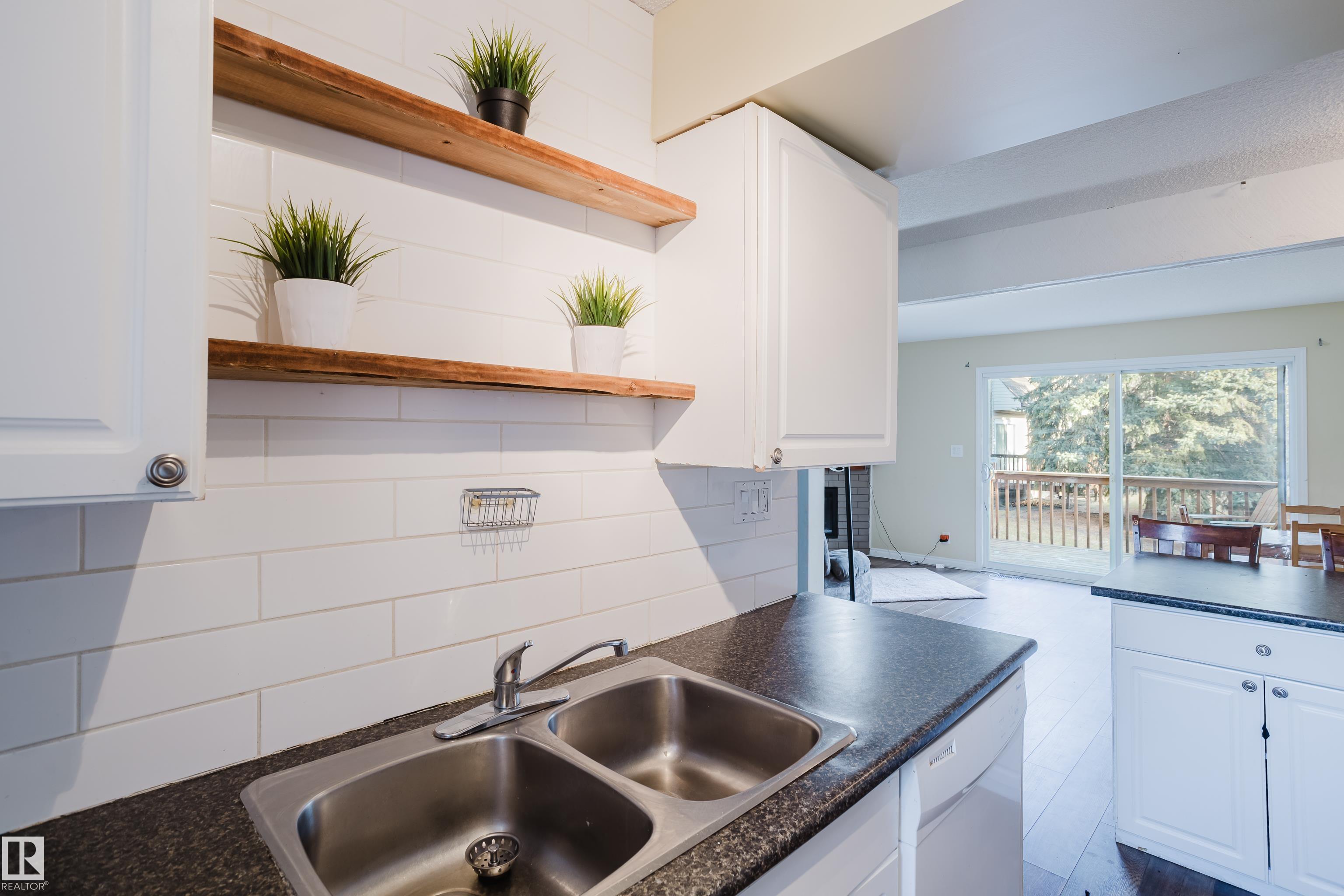 14612 121 Street, Edmonton, Alberta, T5X 1T8