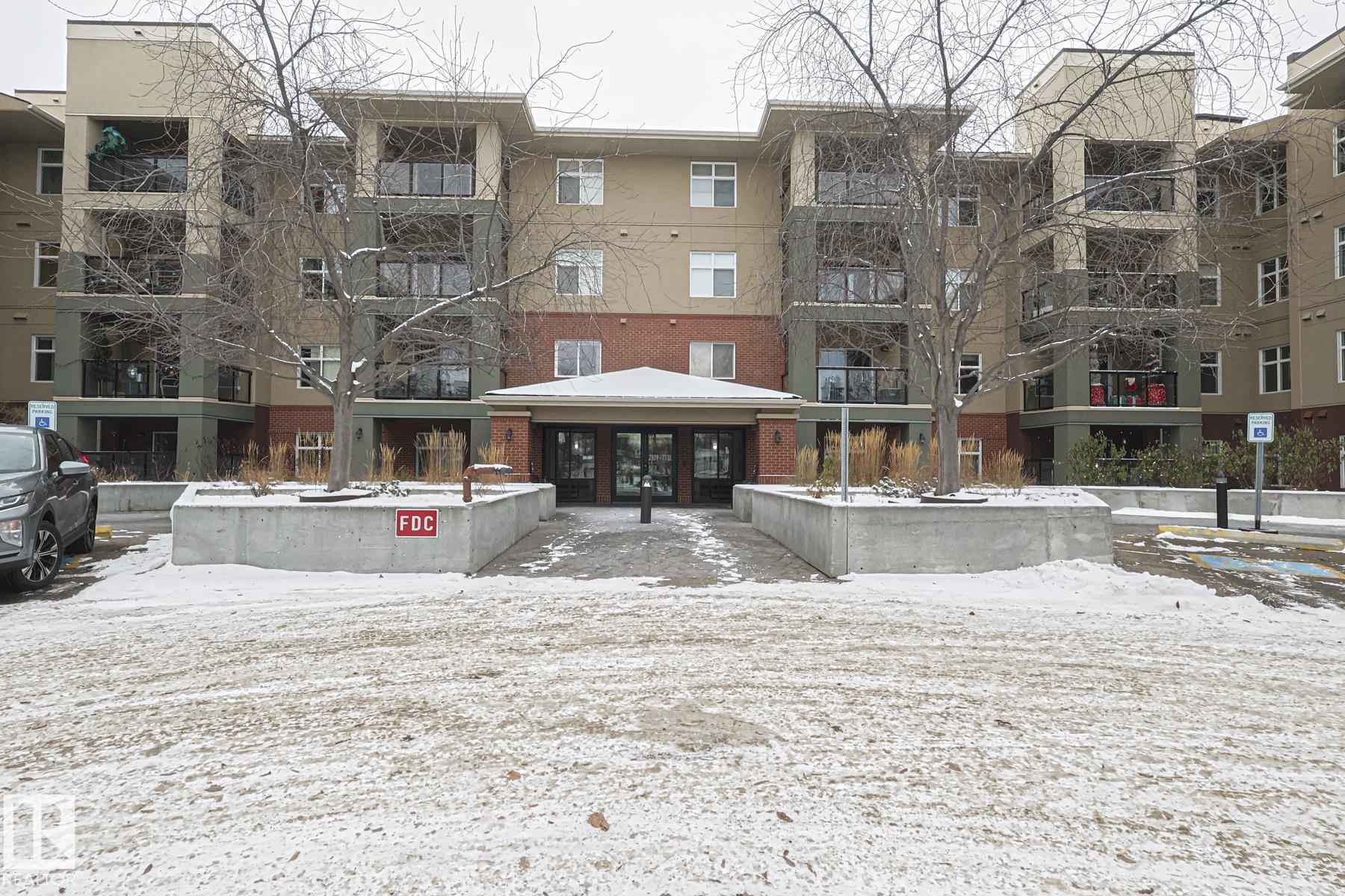 120 7909 71 Street, Edmonton, Alberta, T6B 3P5