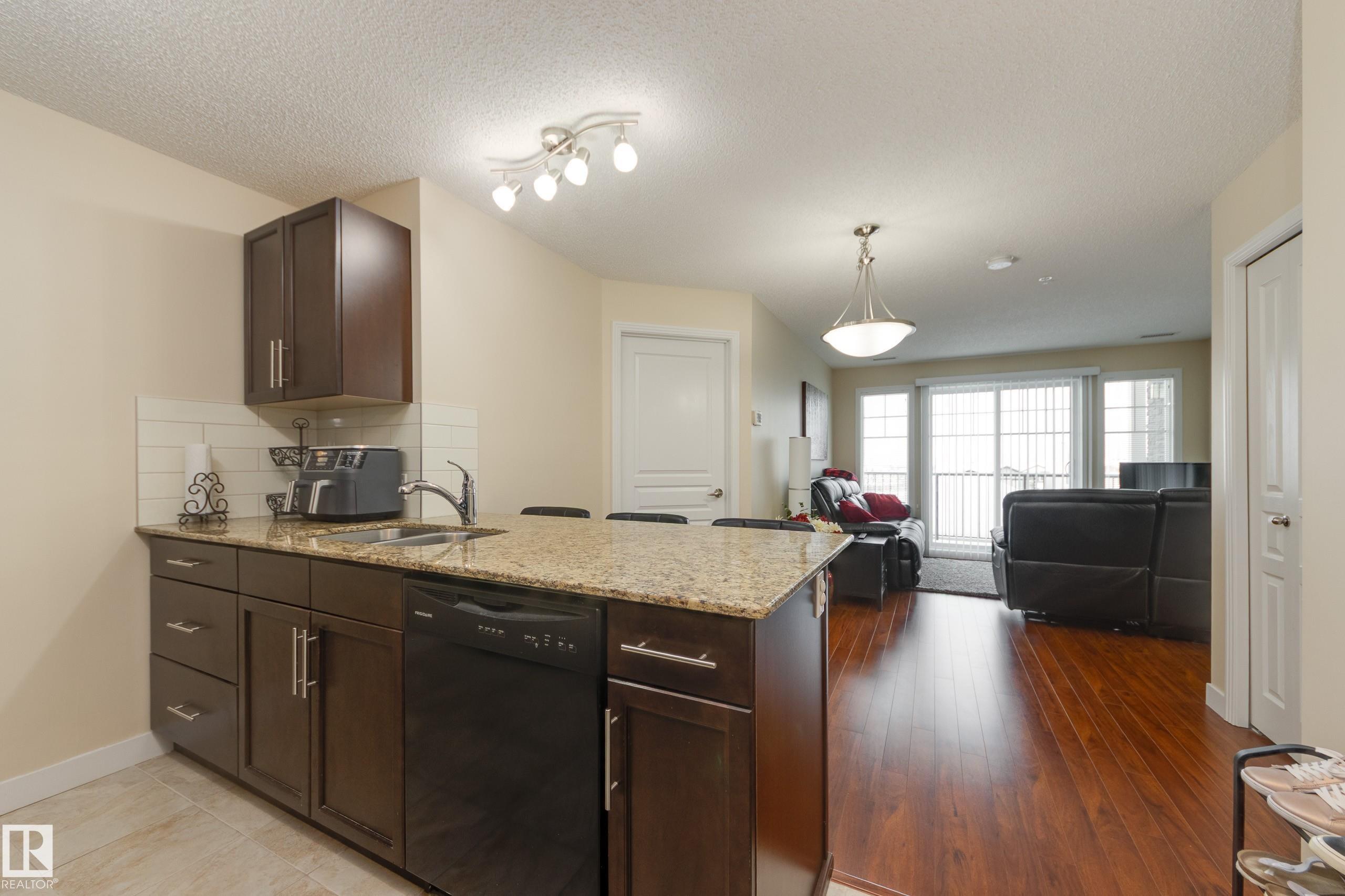 2216 4 Augustine Crescent, Sherwood Park, Alberta, T8H 0X8