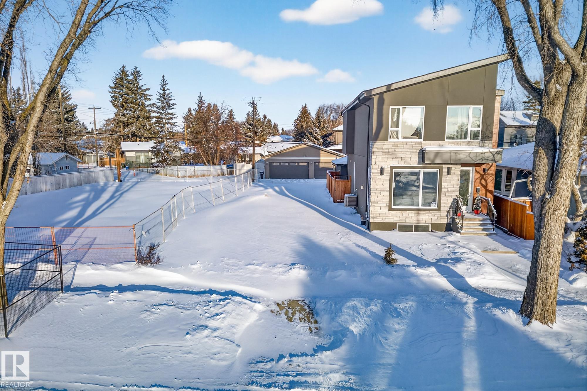 14726 91 Avenue, Edmonton, Alberta, T5R 4Z1