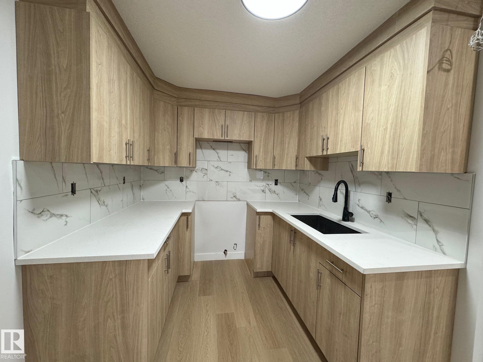 402 7404 108 Street, Edmonton, Alberta, T6E 4L5