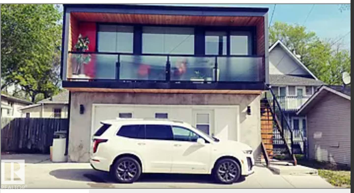 9831 83 Avenue, Edmonton, Alberta, T6E 2B8