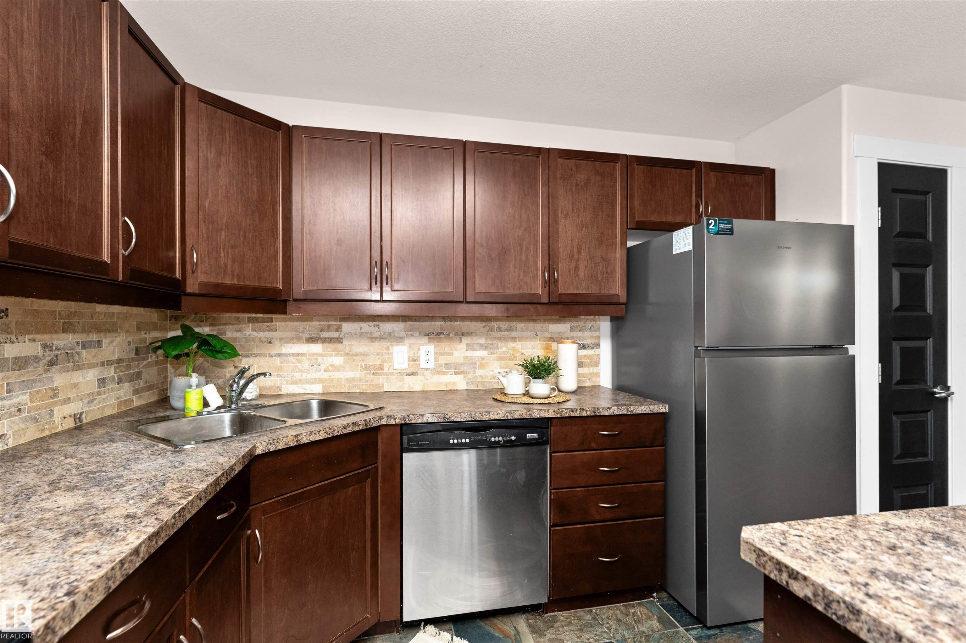 220 7909 71 Street, Edmonton, Alberta, T6B 3P5