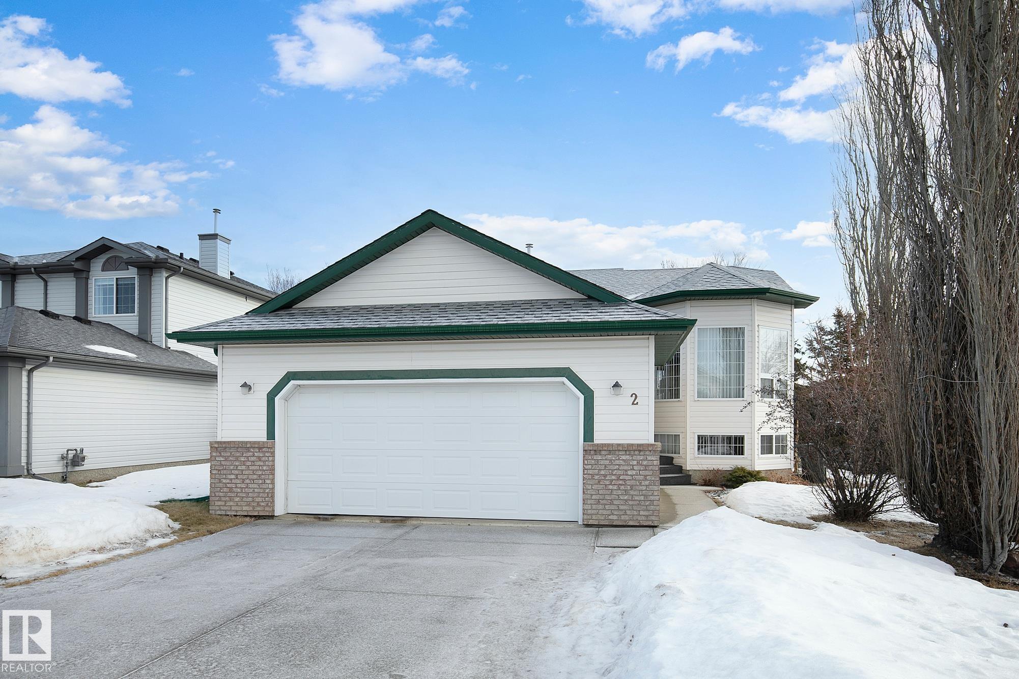 2 Creekside Way, Spruce Grove, Alberta, T7X 3Y7