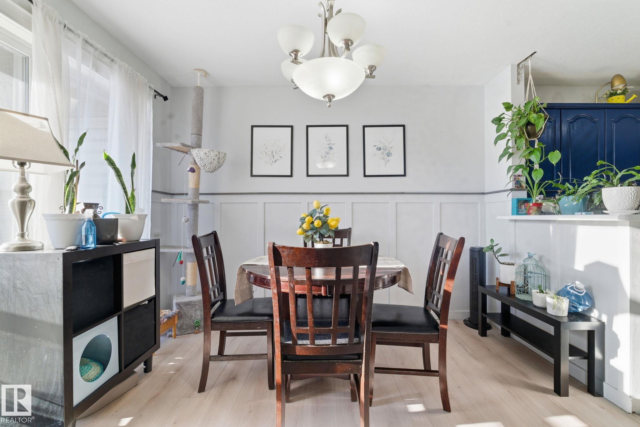 62 2505 42 Street, Edmonton, Alberta, T6L 7G8