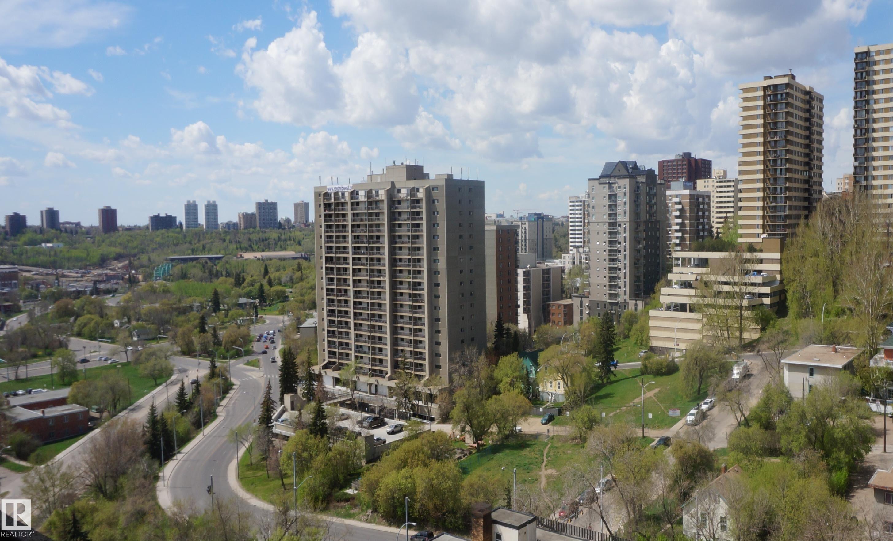 1703 9918 101 Street, Edmonton, Alberta, T5K 2L1