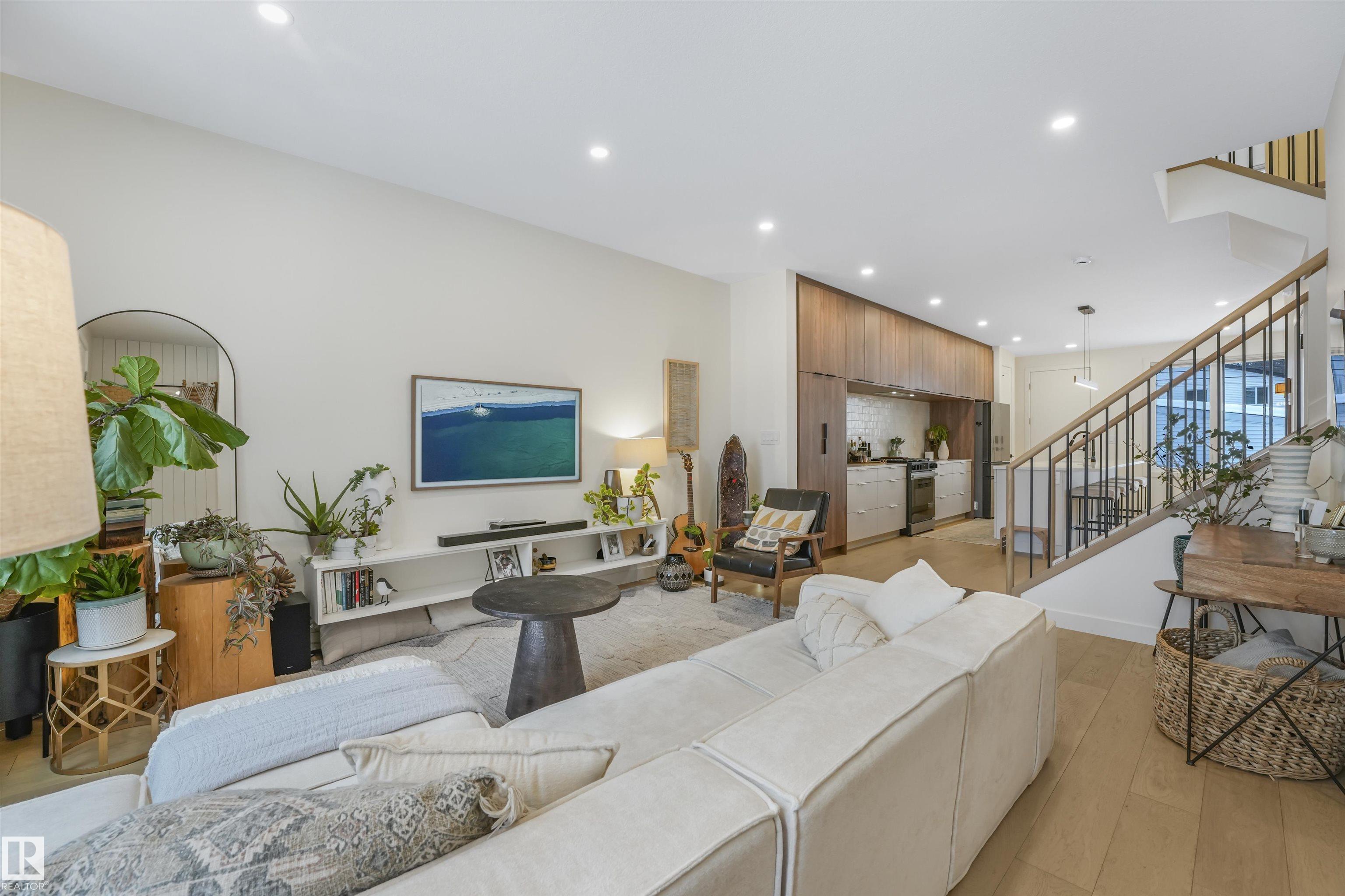 8634 79 Street, Edmonton, Alberta, T6C 2P5