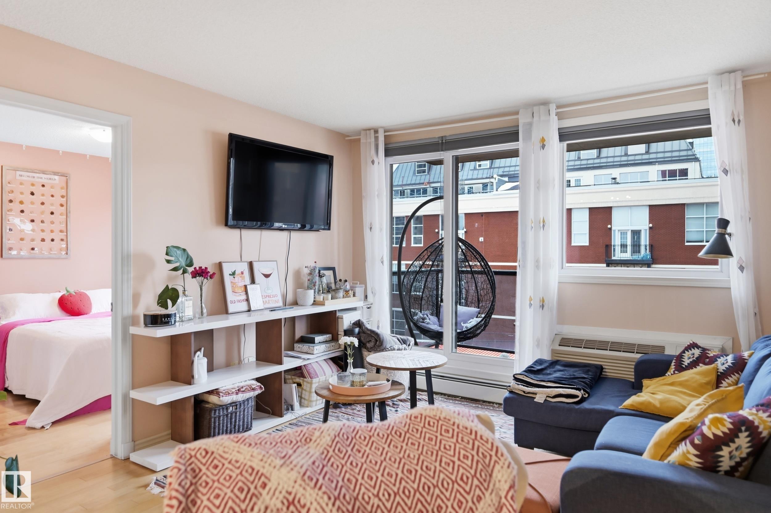 402 10303 105 Street, Edmonton, Alberta, T5Y 5G3