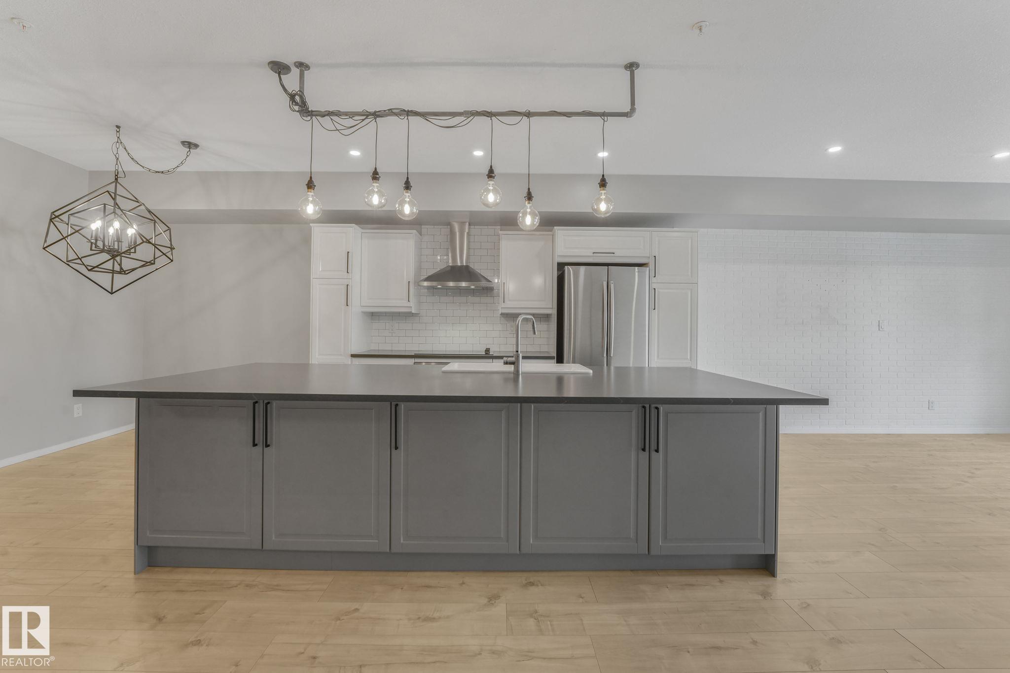 228 10407 122 Street Edmonton Alberta