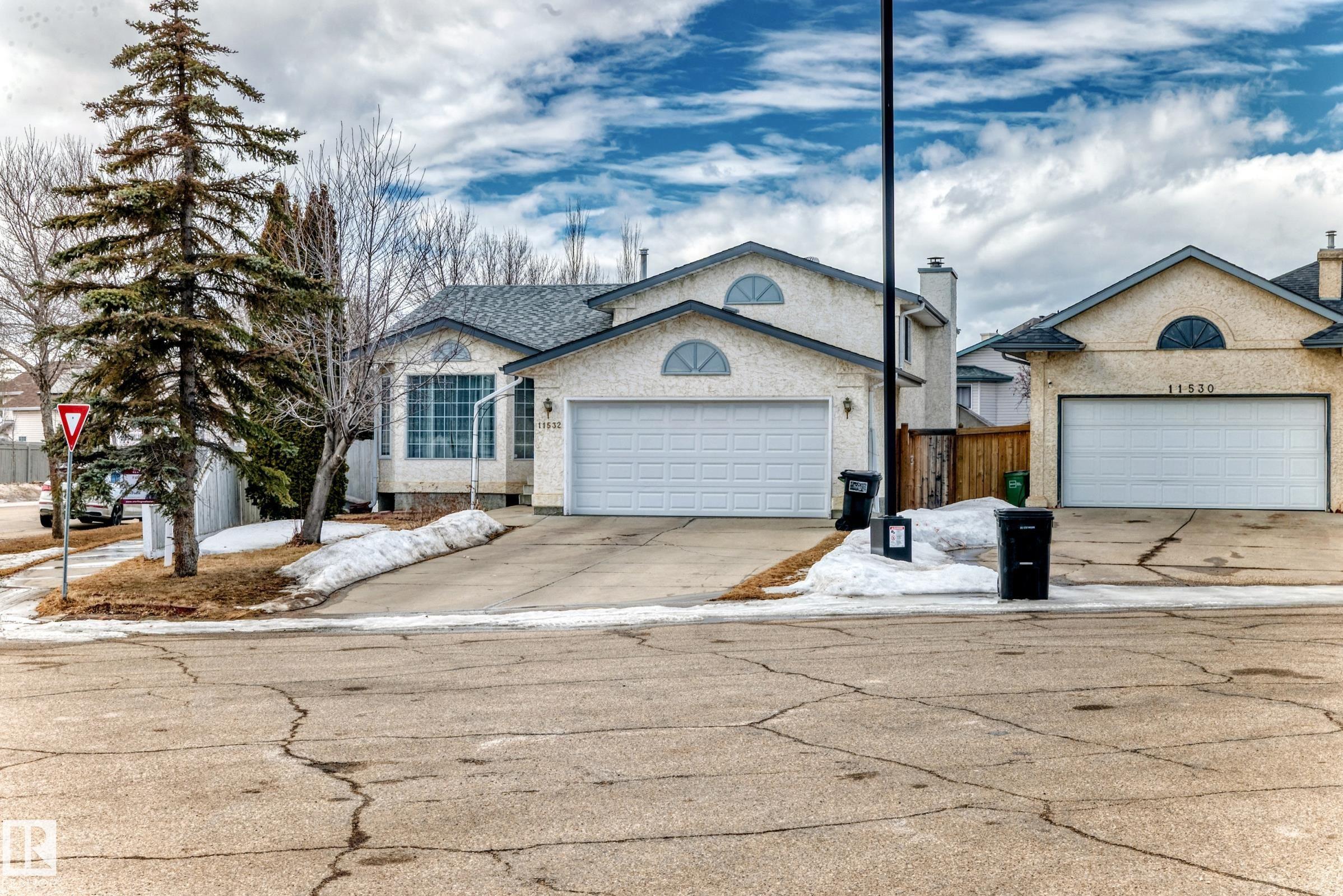 11532 9 Avenue, Edmonton, Alberta, T6J 6T9