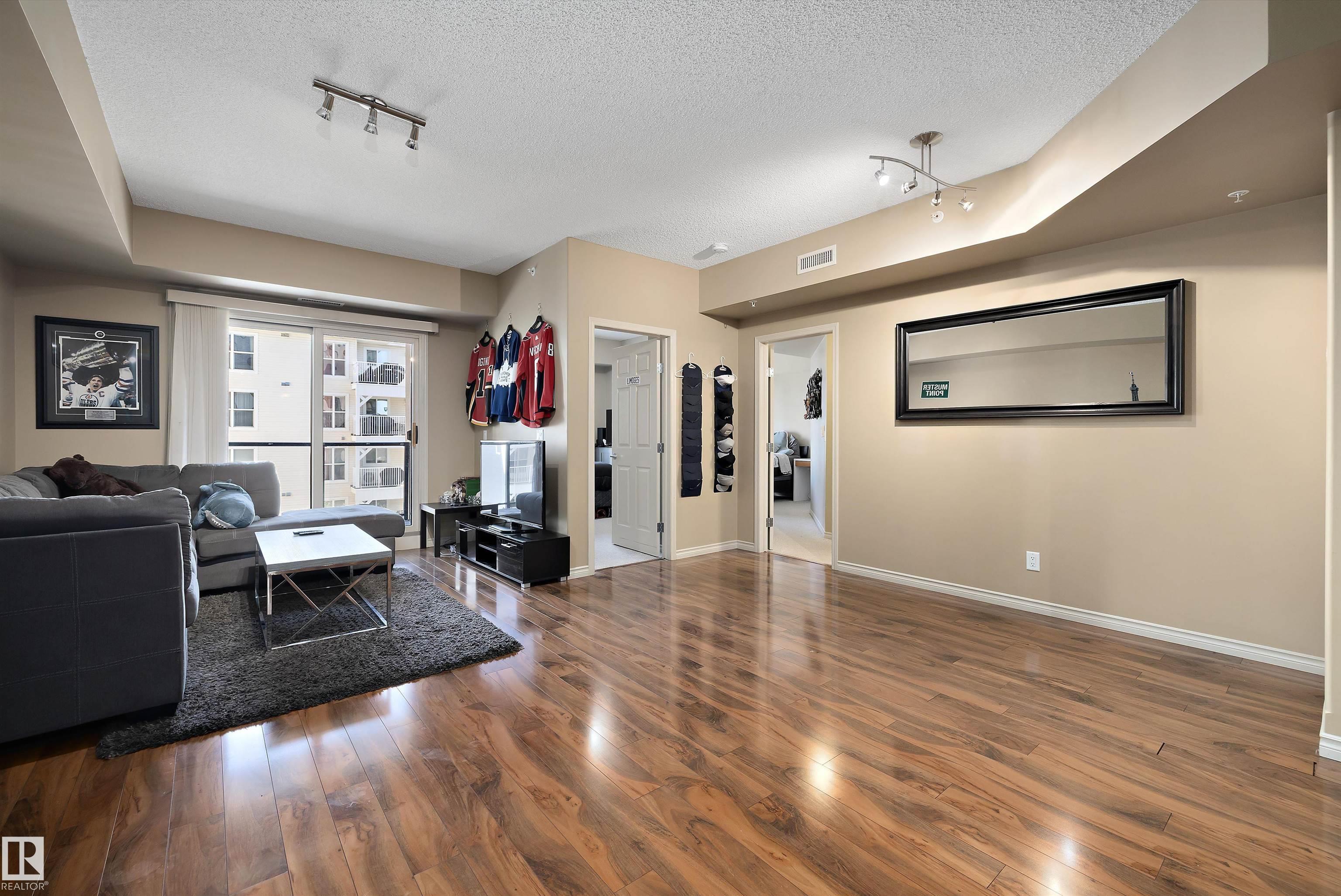 307 10303 111 Street, Edmonton, Alberta, T5K 0C6