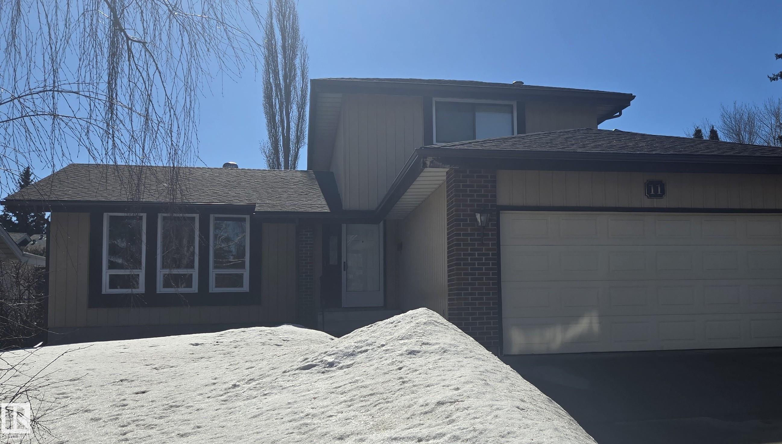 11 Woodlake Road, Sherwood Park, Alberta, T8A 4B3