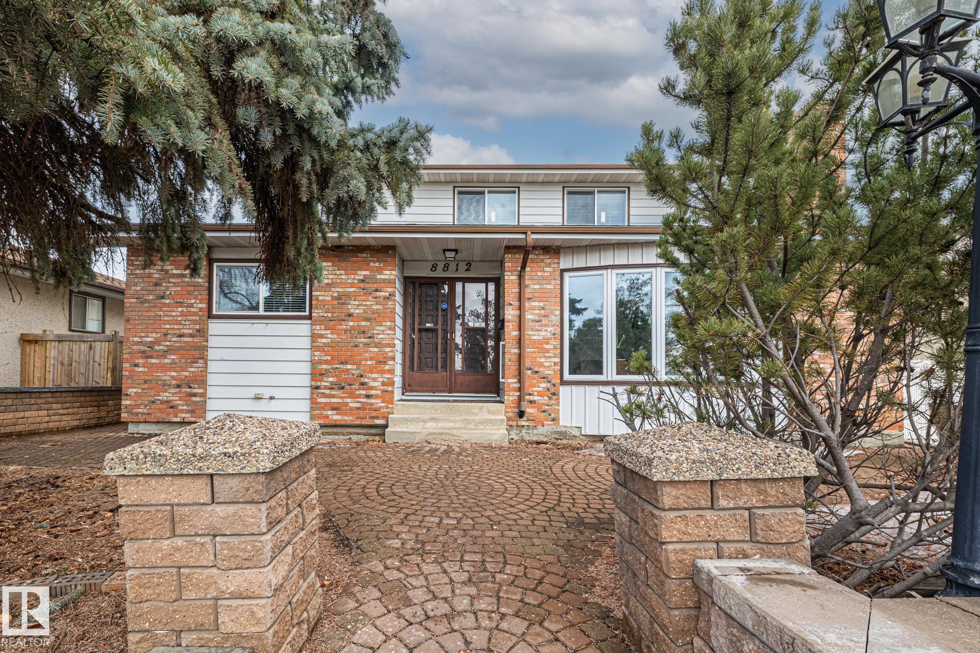 8812 135 Avenue, Edmonton, Alberta, T5E 1N3