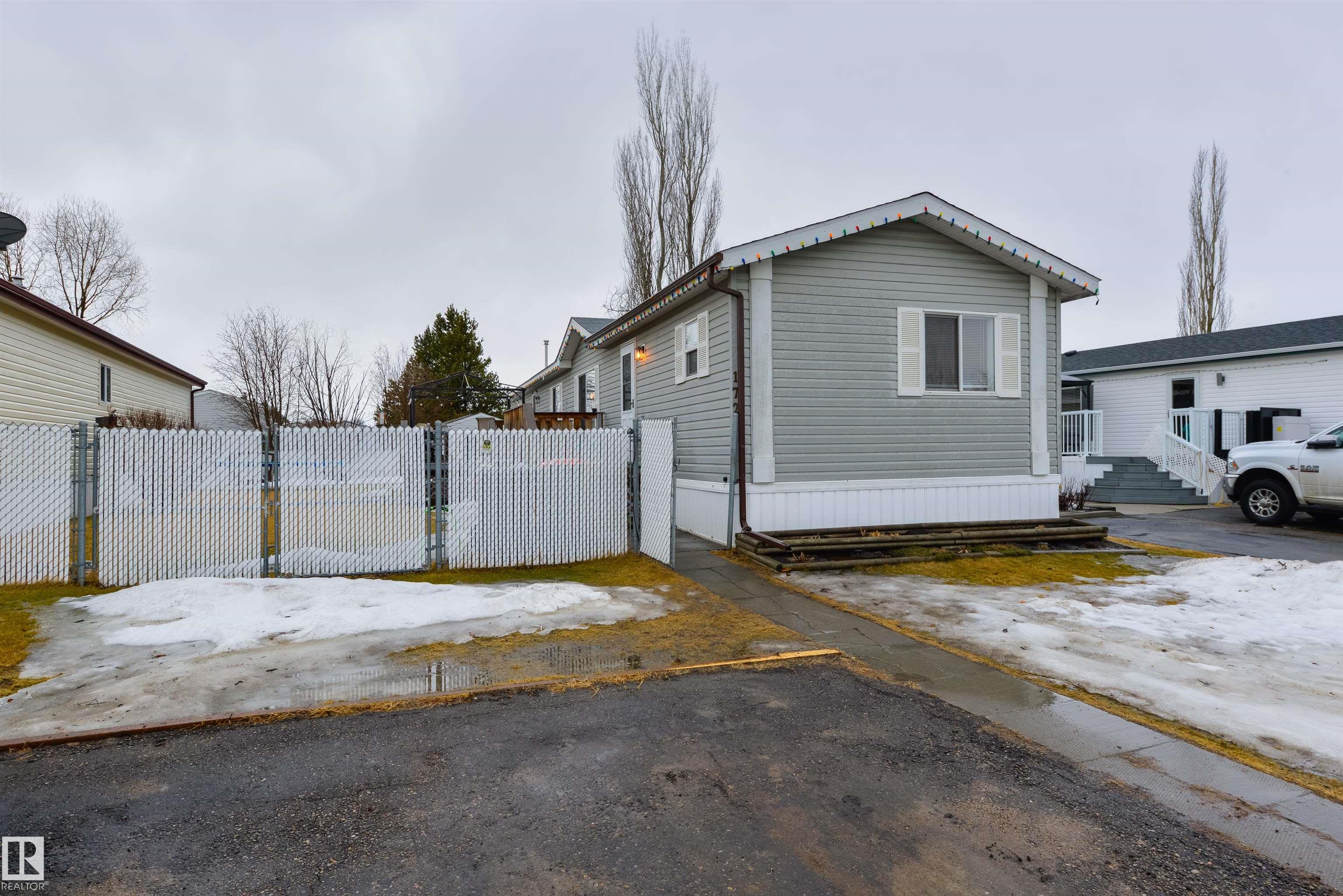 172 3400 48 Street, Stony Plain, Alberta, T7Z 1S1