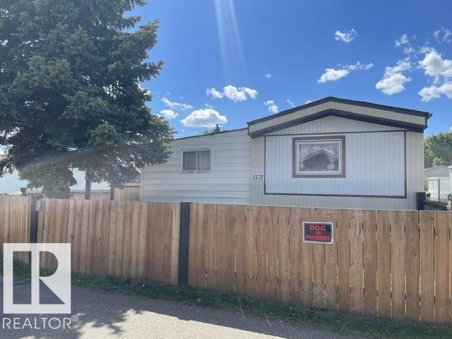 1121 Lakeland Village, Sherwood Park, Alberta, T8H 1J7