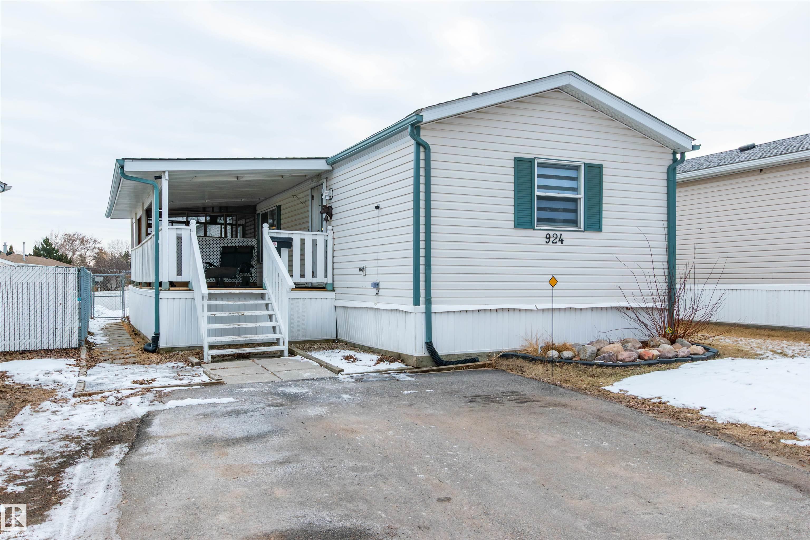 924 Jubilee Close, Sherwood Park, Alberta, T8H 2G3